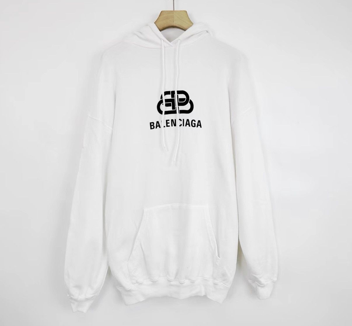 Balenciaga Balenciaga White Chest Letter Print Logo Hoodie K12 Size XS / US 0-2 / IT 36-38 - 1 Thumbnail