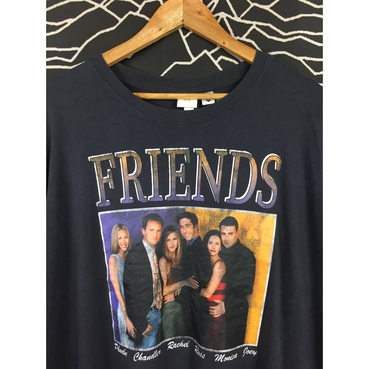 H&M H&M FRIENDS Iconic Sitcom TV Series Oversized Tee Size US L / EU 52-54 / 3 - 3 Thumbnail