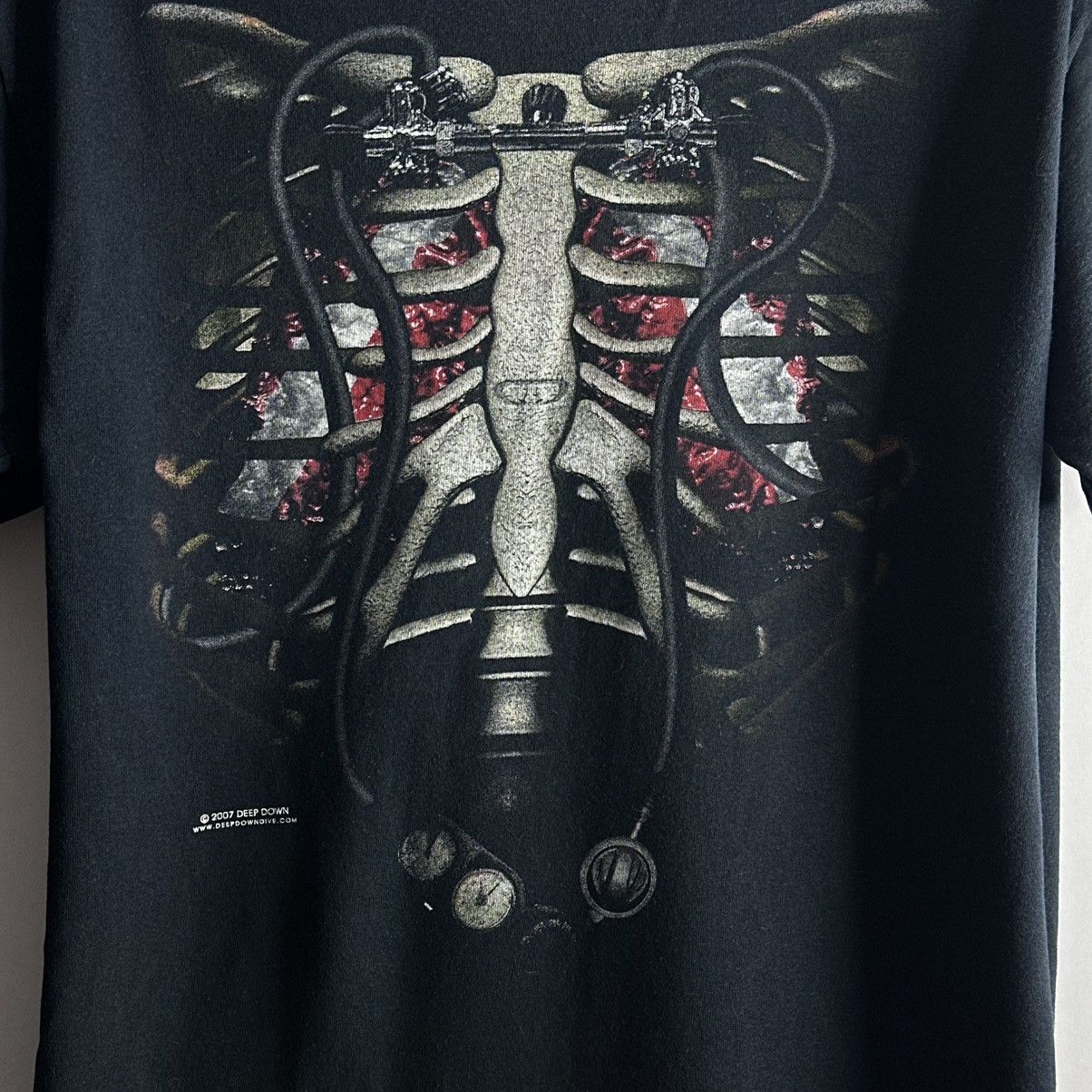 Band Tees Deep Down 2007 Rock Metal Vintage T-shirt Size US M / EU 48-50 / 2 - 2 Thumbnail