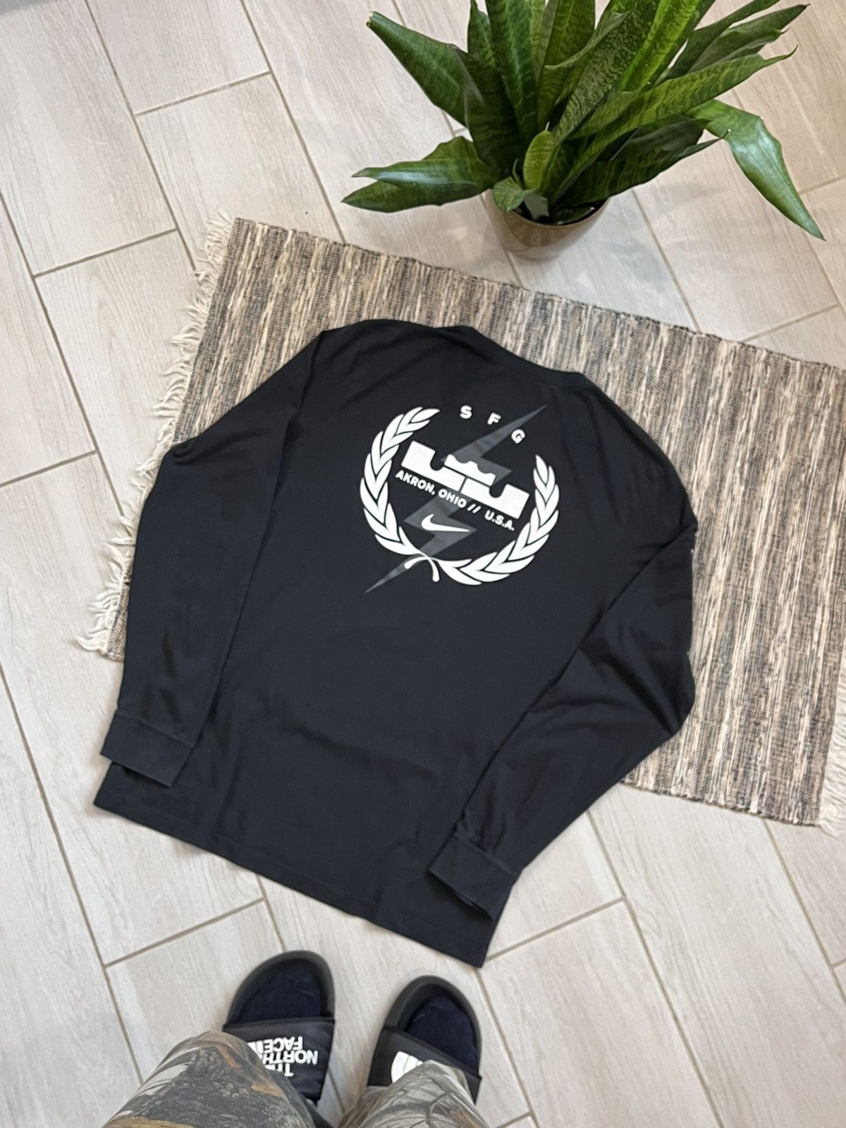 Nike × Vintage Vintage Nike Longsleeve Tshirt DriFit black basketball tee Size US L / EU 52-54 / 3 - 2 Thumbnail
