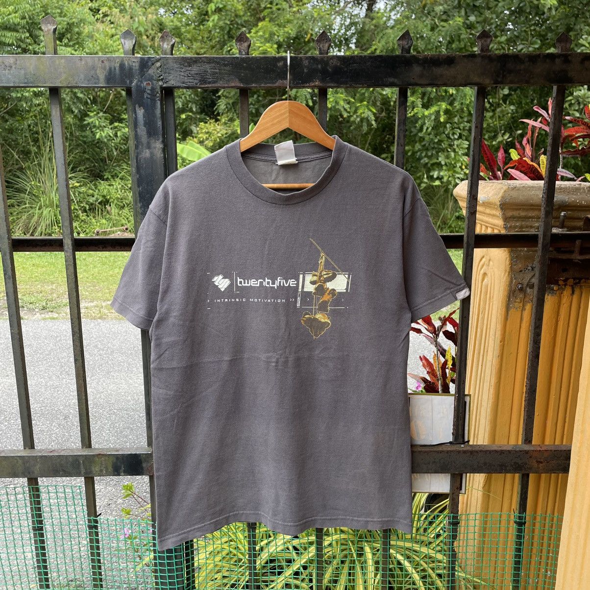 Welcome Skateboards 🔥Vintage 90s Twentyfive Intrinsic Skateboard Sun Faded Tee Size US L / EU 52-54 / 3 - 1 Thumbnail