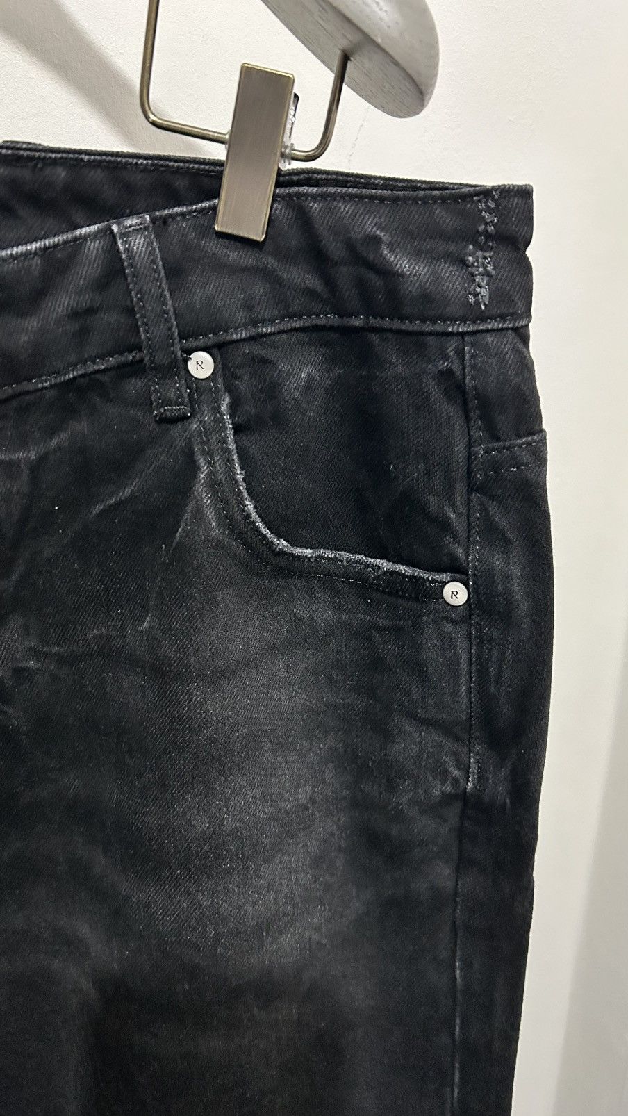 Represent Clo. REPRESENT R2 Stepped Hem Off Black Denim Jeans W34 Size US 34 / EU 50 - 4 Thumbnail