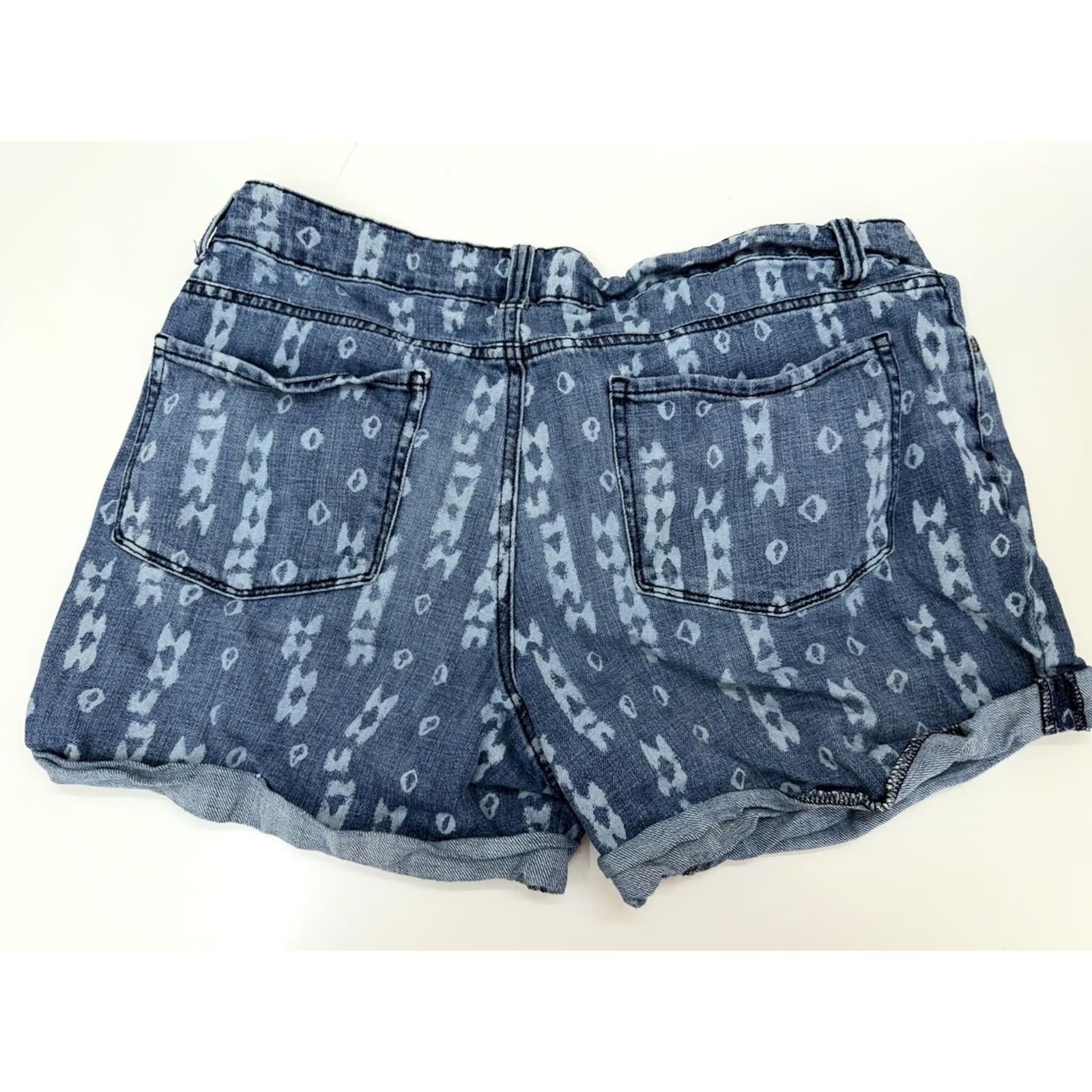 Faded Glory Faded Glory Womens Jean Shorts Size 14 Tribal Denim Rolled Hem Denim Shorts Casual 14 Womens Boys Girls? Size 36" / US 14 / IT 50 - 6 Thumbnail