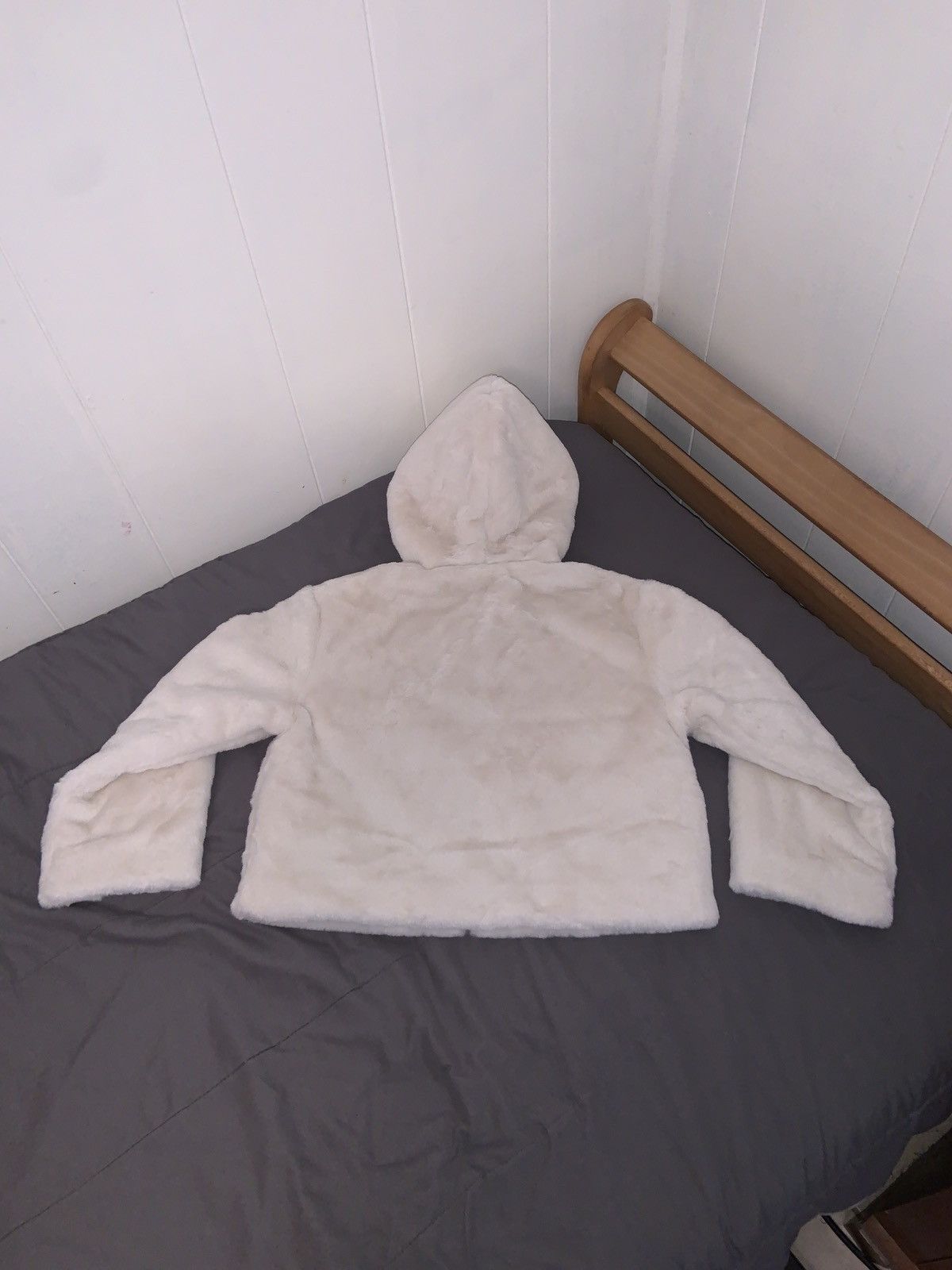 Gap KIDS - Girls - Relaxed Faux-Fur Jacket - Size Large - White Size L / US 10 / IT 46 - 3 Thumbnail