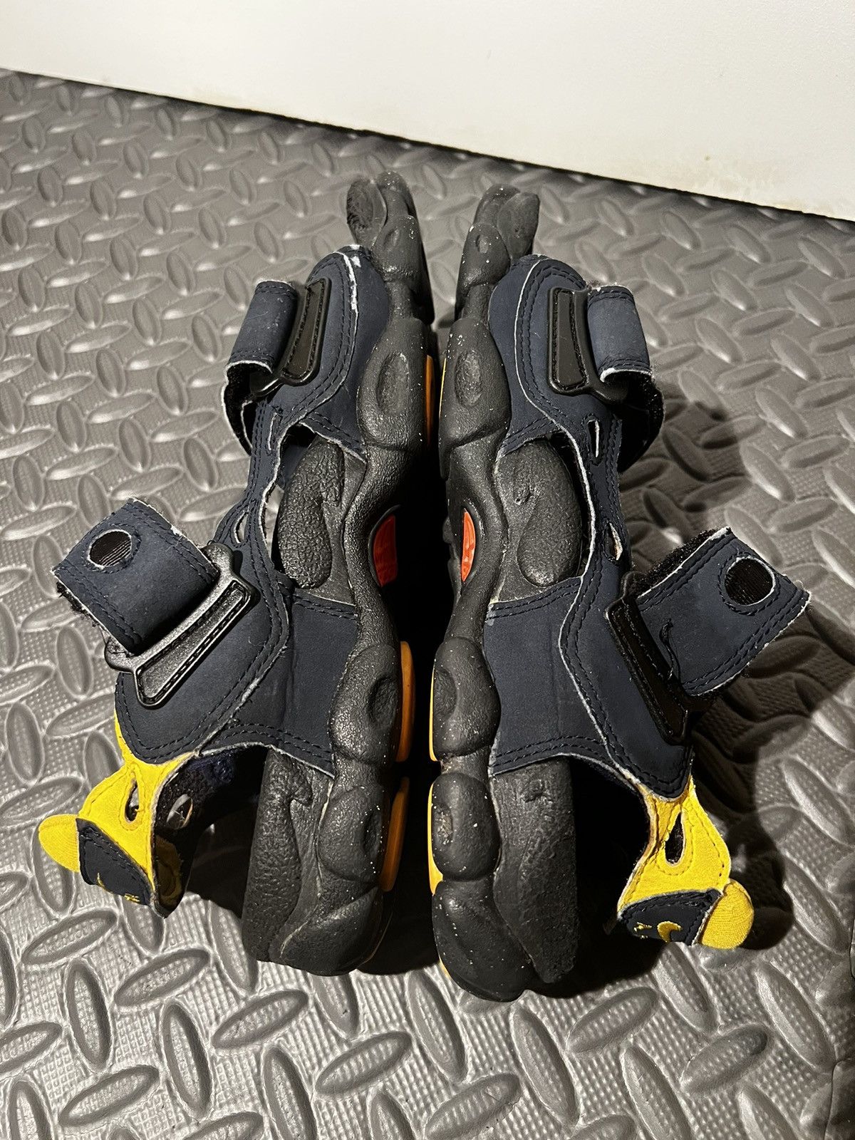 Nike RARE Nike ACG Vintage Hiking Sandals size 8 Mens Blue Yellow Size US 8 / EU 41 - 5 Thumbnail