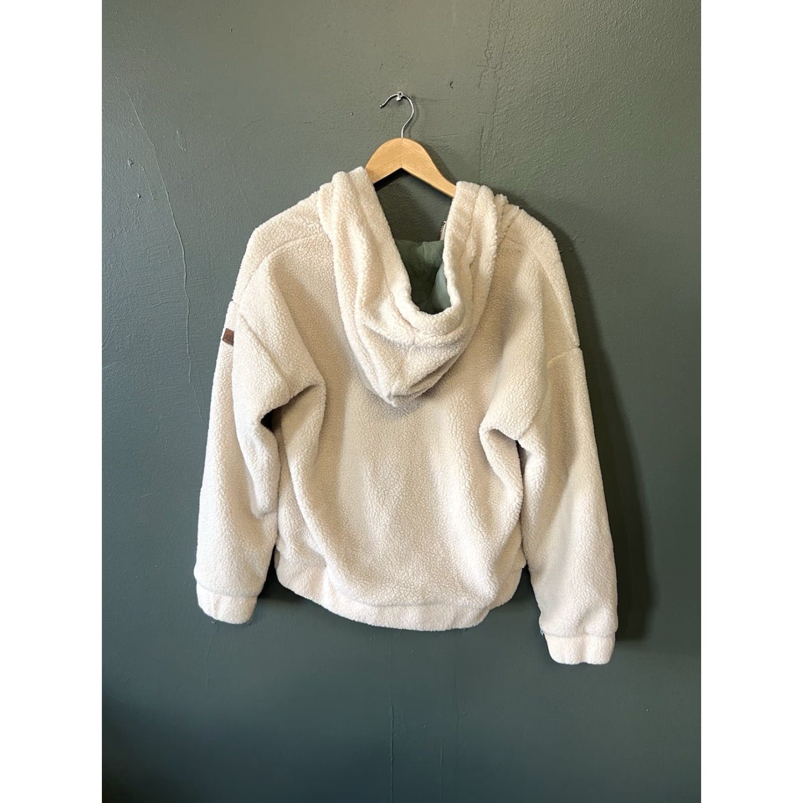 Vintage Roxy Womens White Sherpa Hooded Long Sleeve Full Zip Jacket M Size Medium Woman Hooded Jacket White Sherpa Long Sleeve Full Zip Roxy Womens Size M / US 6-8 / IT 42-44 - 2 Thumbnail