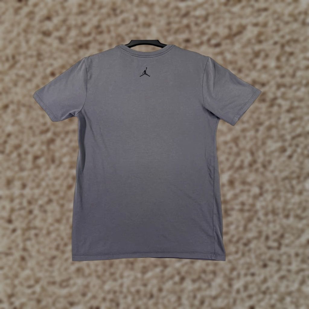 Jordan Brand Jordan Shirt Mens Small Gray Jumpman Air Basketball Cotton Blend Short Sleeve Size US S / EU 44-46 / 1 - 1 Thumbnail