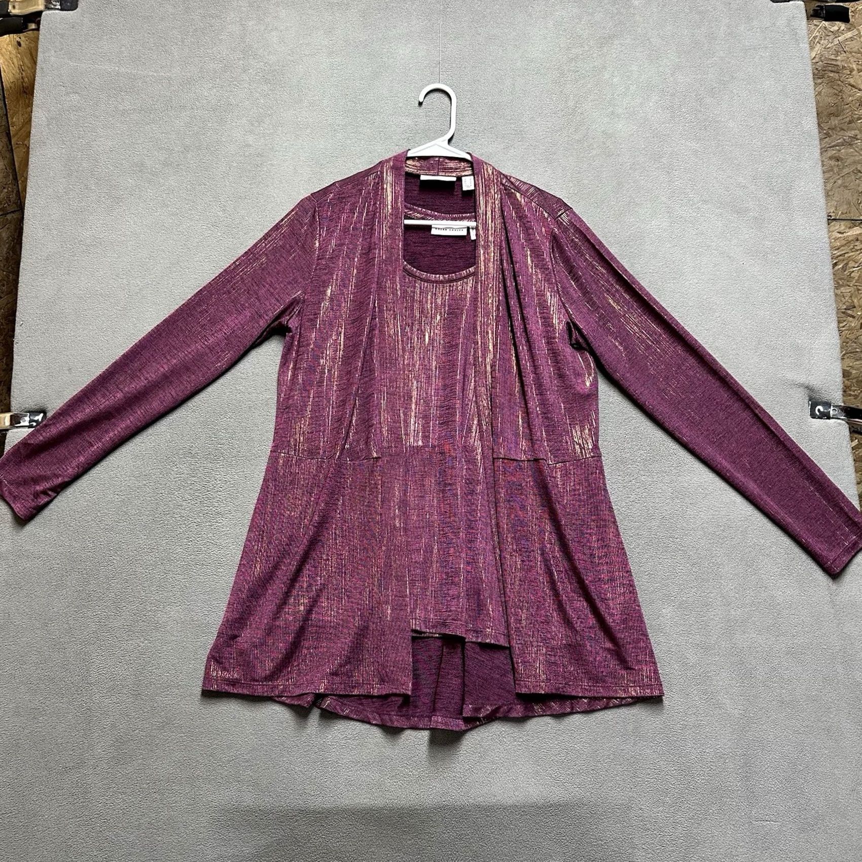 Vintage Susan Graver Foil Print Cardigan and Tank Set Womens S Wine Red Gold Open Front Shirt Blouse Set Size S / US 4 / IT 40 - 2 Thumbnail