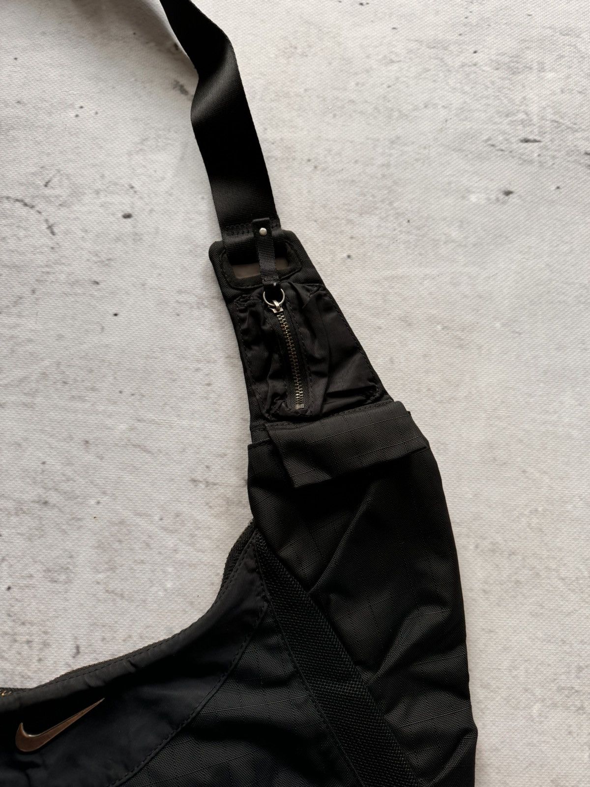 Nike × Vintage NIKE VINTAGE BASIC CASUAL SLING BAG 00s 90s Size ONE SIZE - 4 Thumbnail