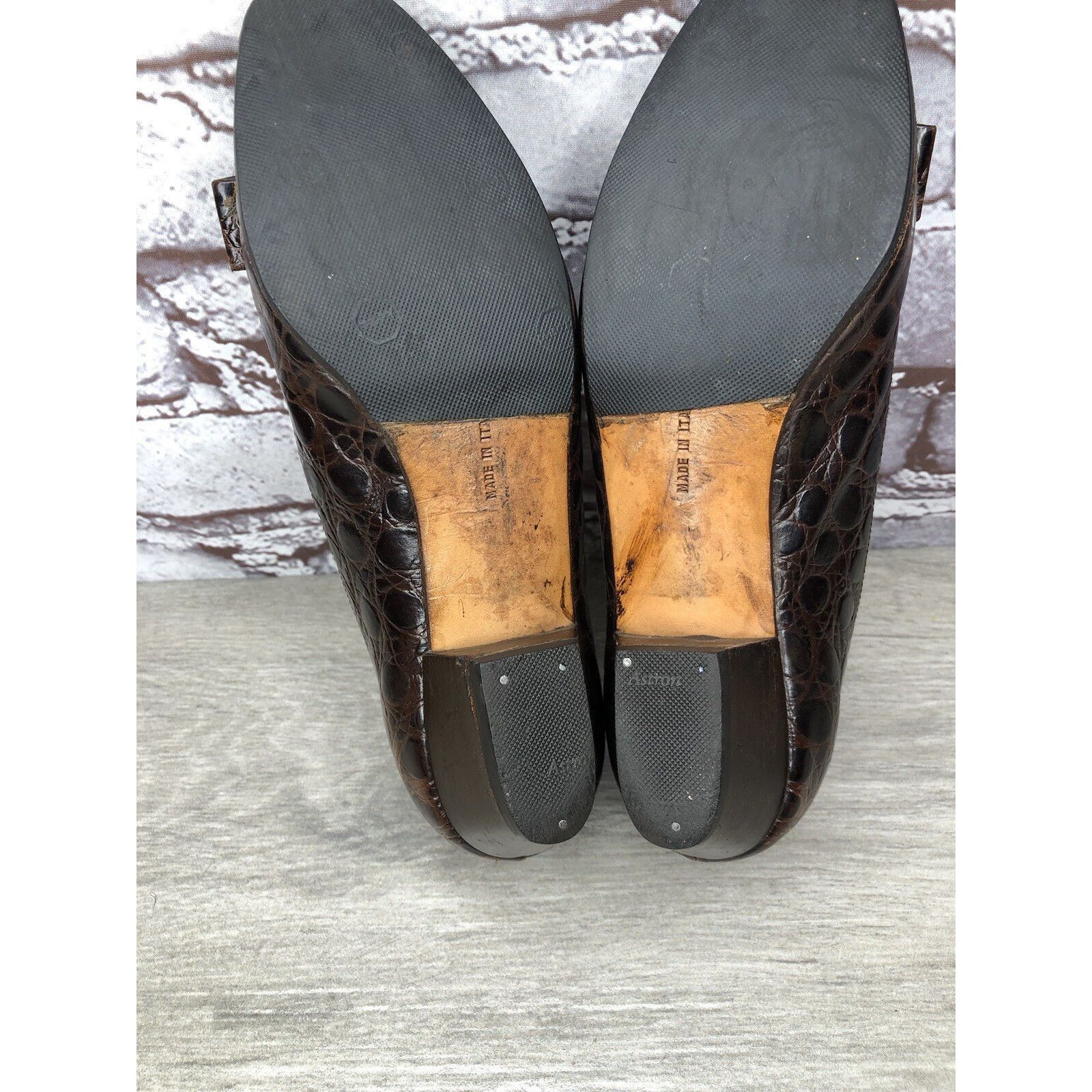 Salvatore Ferragamo Salvatore Ferragamo Vara Brown Leather Croc Embossed Bow Hee Size US 5.5 / IT 35.5 - 7 Thumbnail