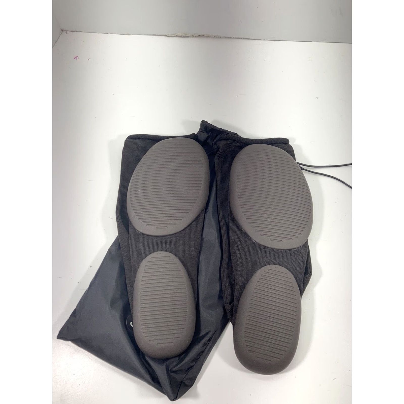 Yeezy Yeezy Pods Socks Black Men 11-13 Socks Casual Slip On Polyester With Storage Bag New Ships out Next Day Size ONE SIZE - 2 Thumbnail