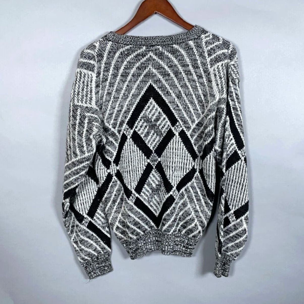 Vintage VINTAGE Campus Sweater Diamond Pattern Leather Trim Aran Knit Adult Medium Gray Knit Pullover Mens 80s 90s Retro Size US M / EU 48-50 / 2 - 3 Thumbnail