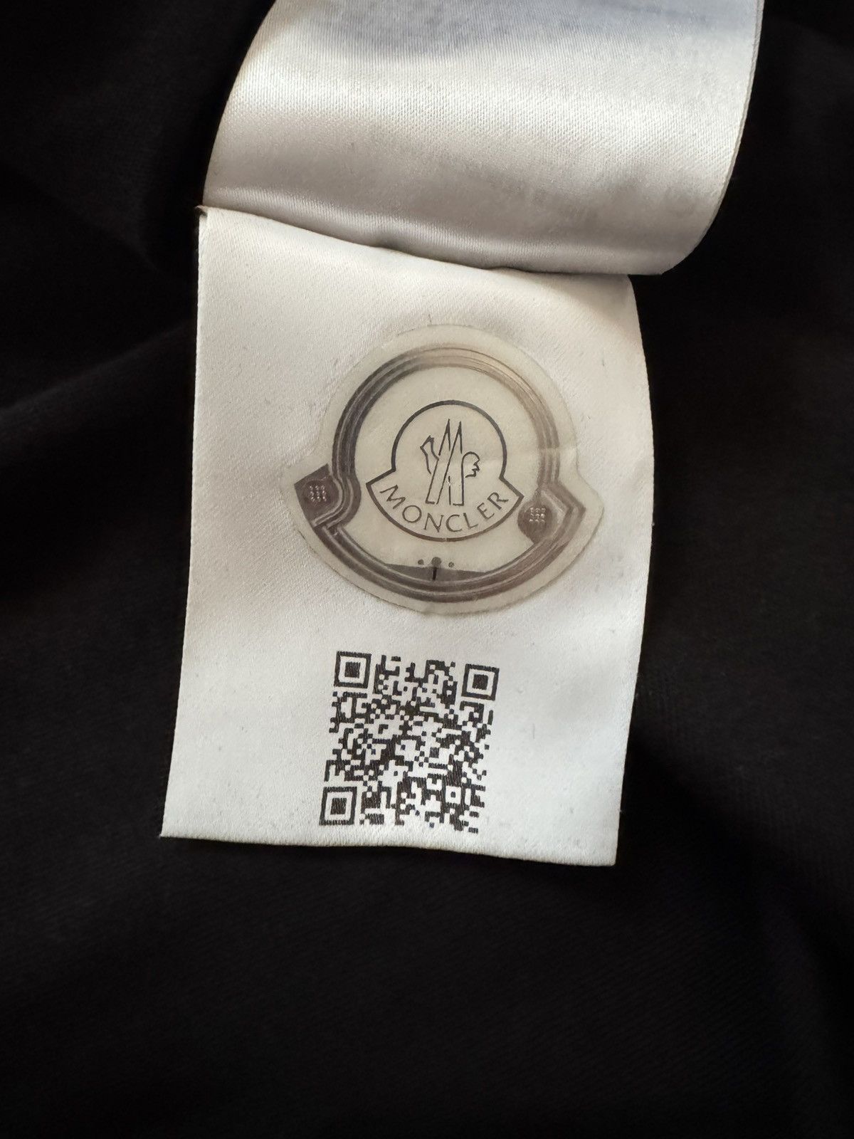 Moncler Moncler multi logo gradient t shirt Size US S / EU 44-46 / 1 - 6 Thumbnail