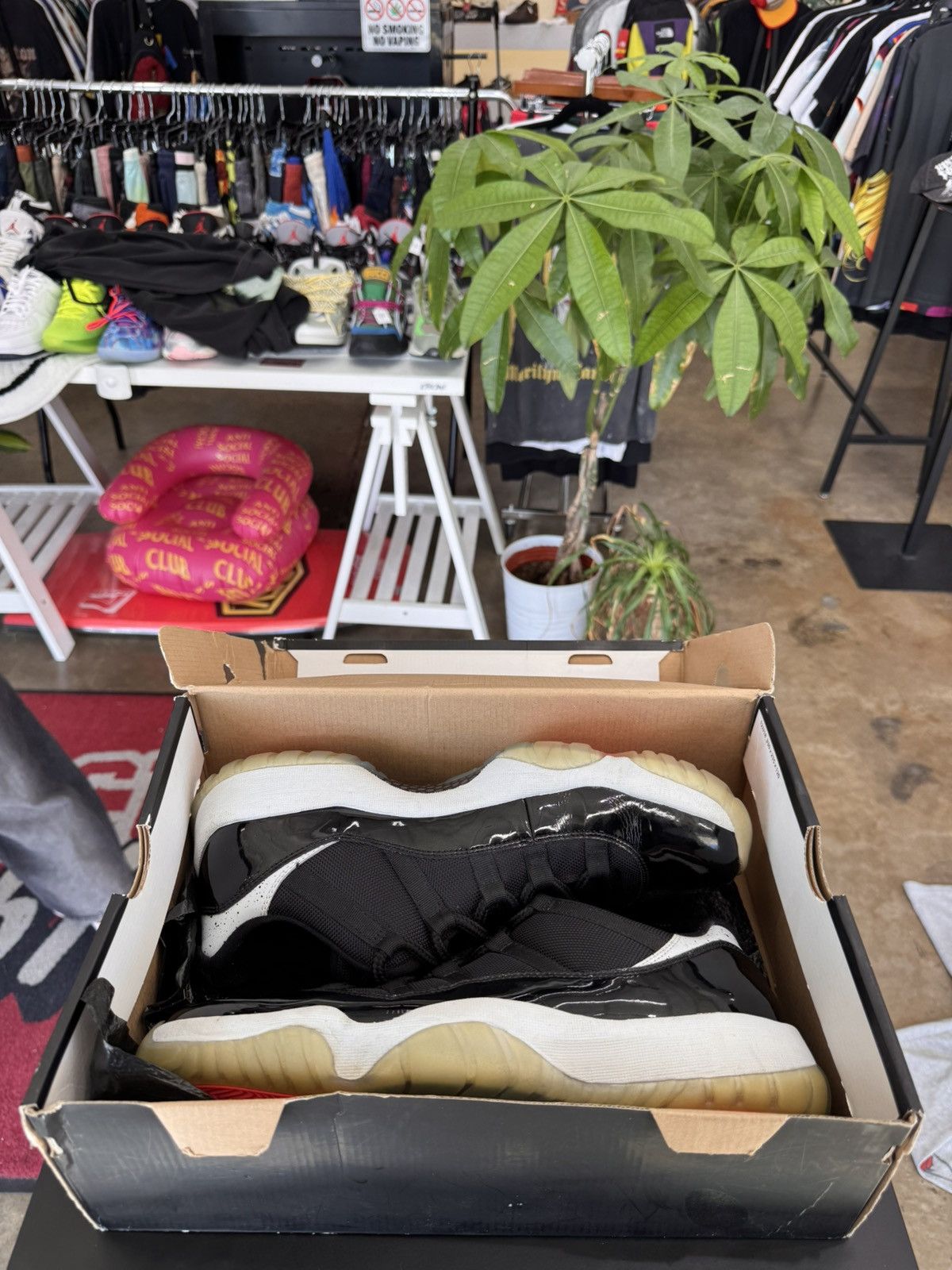 Jordan Brand Air Jordan 11 Low Infrared Size 11.5 (2014) Size US 11.5 / EU 44-45 - 10 Thumbnail