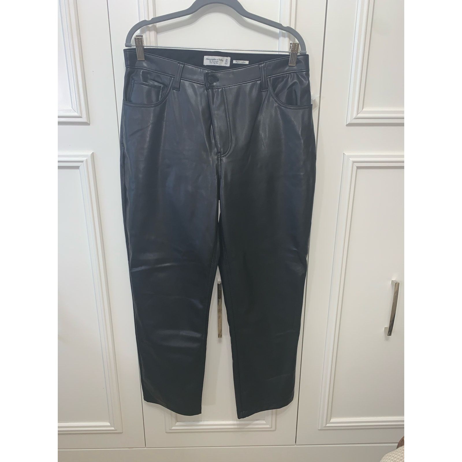 Abercrombie & Fitch Abercrombie & Fitch Womens 14 High Rise Leather Straight Leg Size 36" / US 14 / IT 50 - 1 Thumbnail