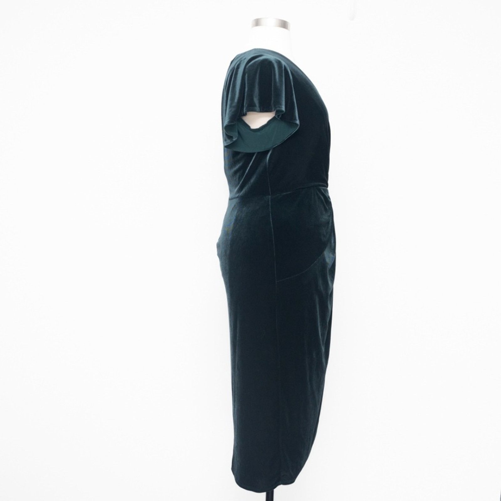 Lauren Ralph Lauren Lauren Ralph Lauren. Velvet Flutter-Sleeve Cocktail Dress. Size XL / US 12-14 / IT 48-50 - 4 Thumbnail