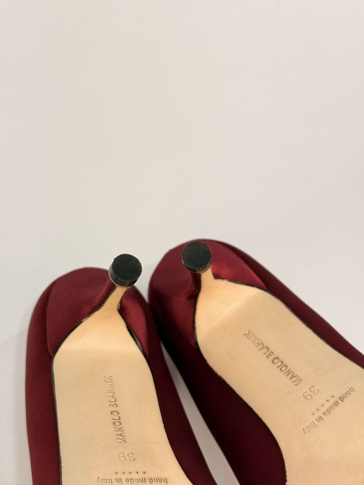 Manolo Blahnik Manolo Blahnik Hangisi 70 Burgundy Satin Pumps Size 39 Size US 9 / IT 39 - 14 Thumbnail