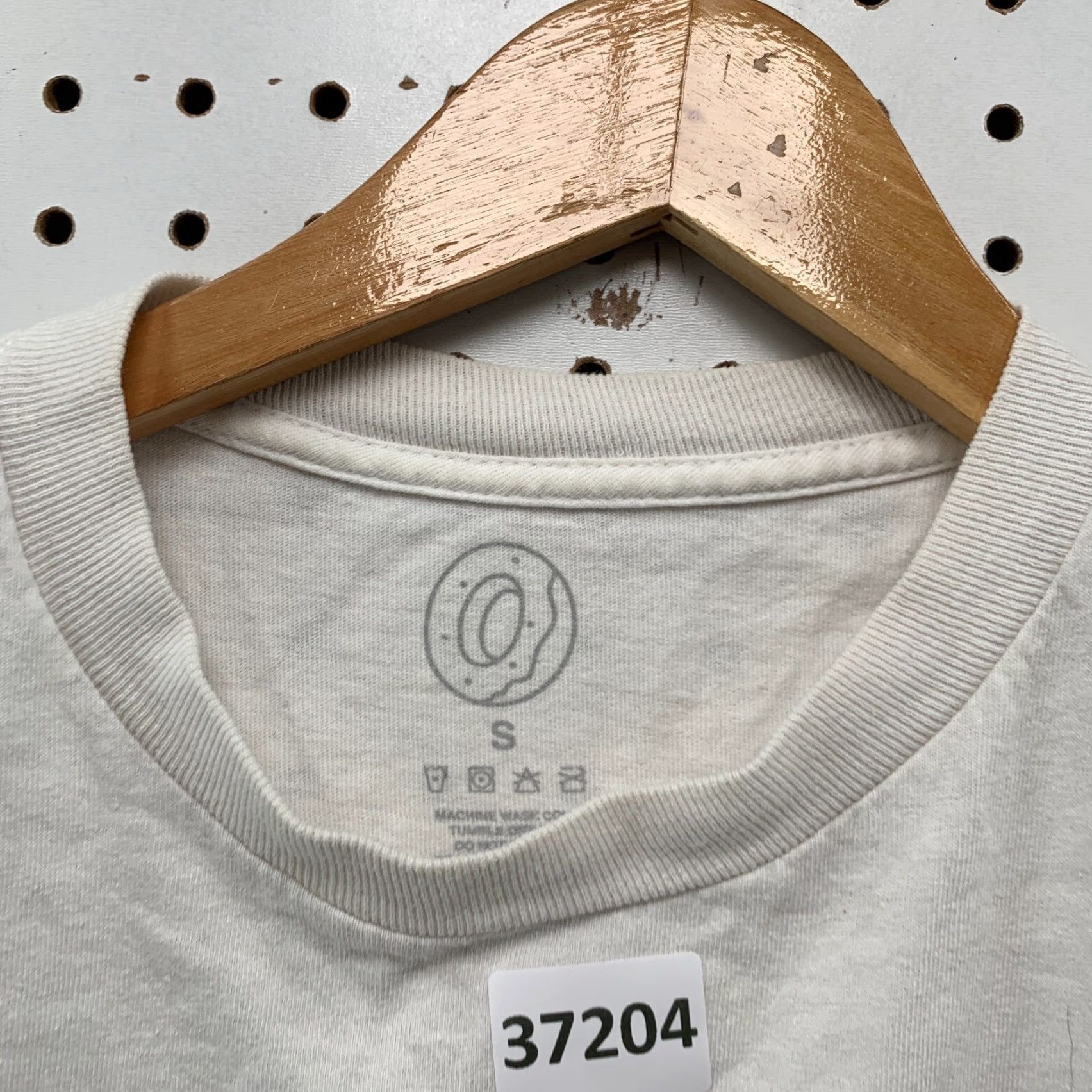 Odd Future VINTAGE ODD Future Cropped T-Shirt Womens Small White OFWGKTA Donut Graphic 16.5x14.5 Hip Hop 90s Mens Womens Size S / US 4 / IT 40 - 6 Thumbnail