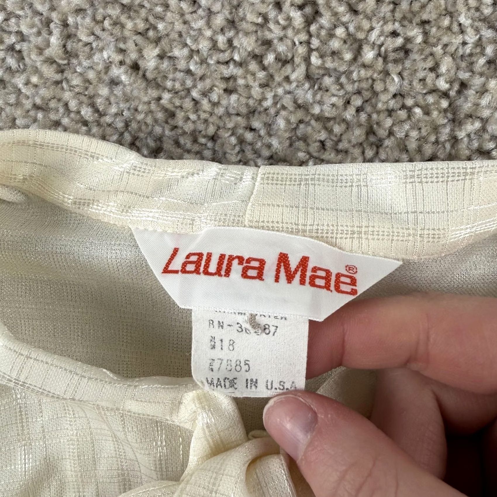 Vintage VINTAGE Laura Mae Blouse Womens 18 White Bow Tie Neck Sheer Long Sleeve USA Shirt Womens 18 White Bow Tie Neck Sheer Long Sleeve Blouse Size XXL / US 16-18 / IT 52-54 - 3 Thumbnail