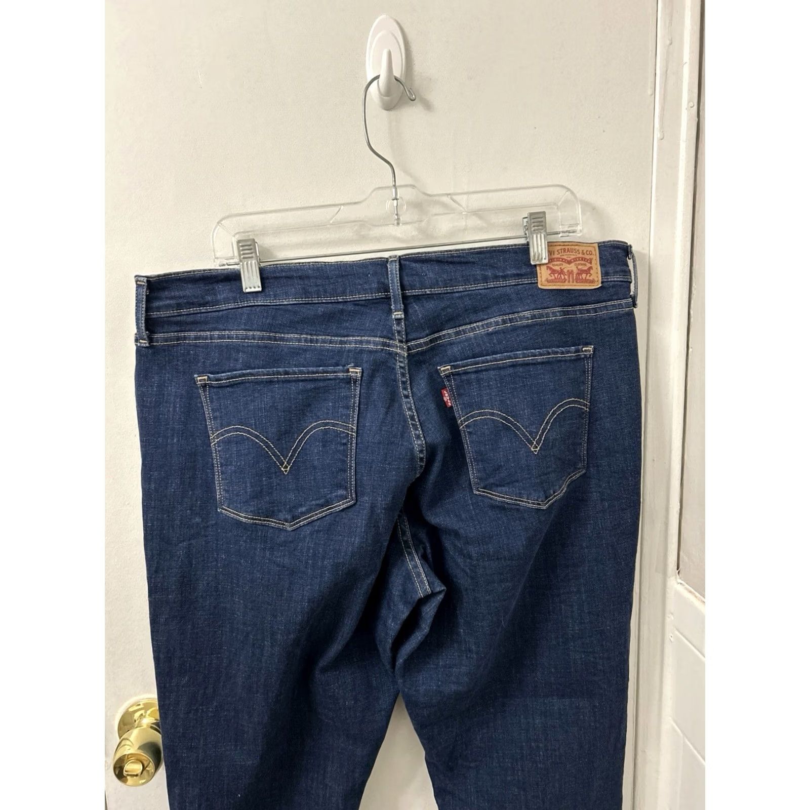 Levi's Levi's Classic Straight Jeans Womens 38x30 Dark Wash Mid Rise Denim Blue 5-Pocket Jeans Womens Straight Leg Jeans Size 26" / US 2 / IT 38 - 6 Thumbnail