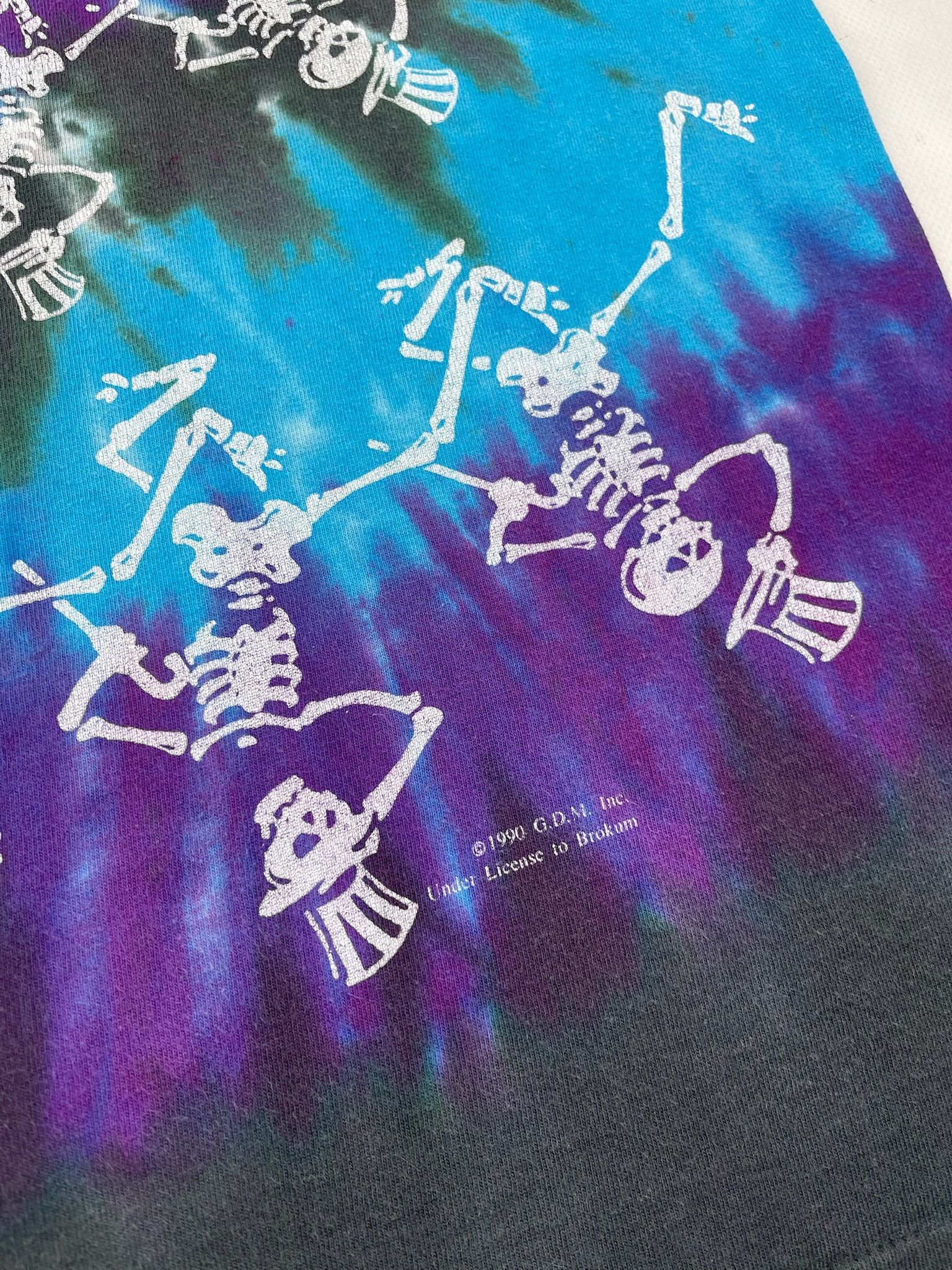 Liquid Blue 1990 GRATEFUL DEAD DANCING SKULLS TEE VINTAGE skeleton Size US L / EU 52-54 / 3 - 3 Thumbnail
