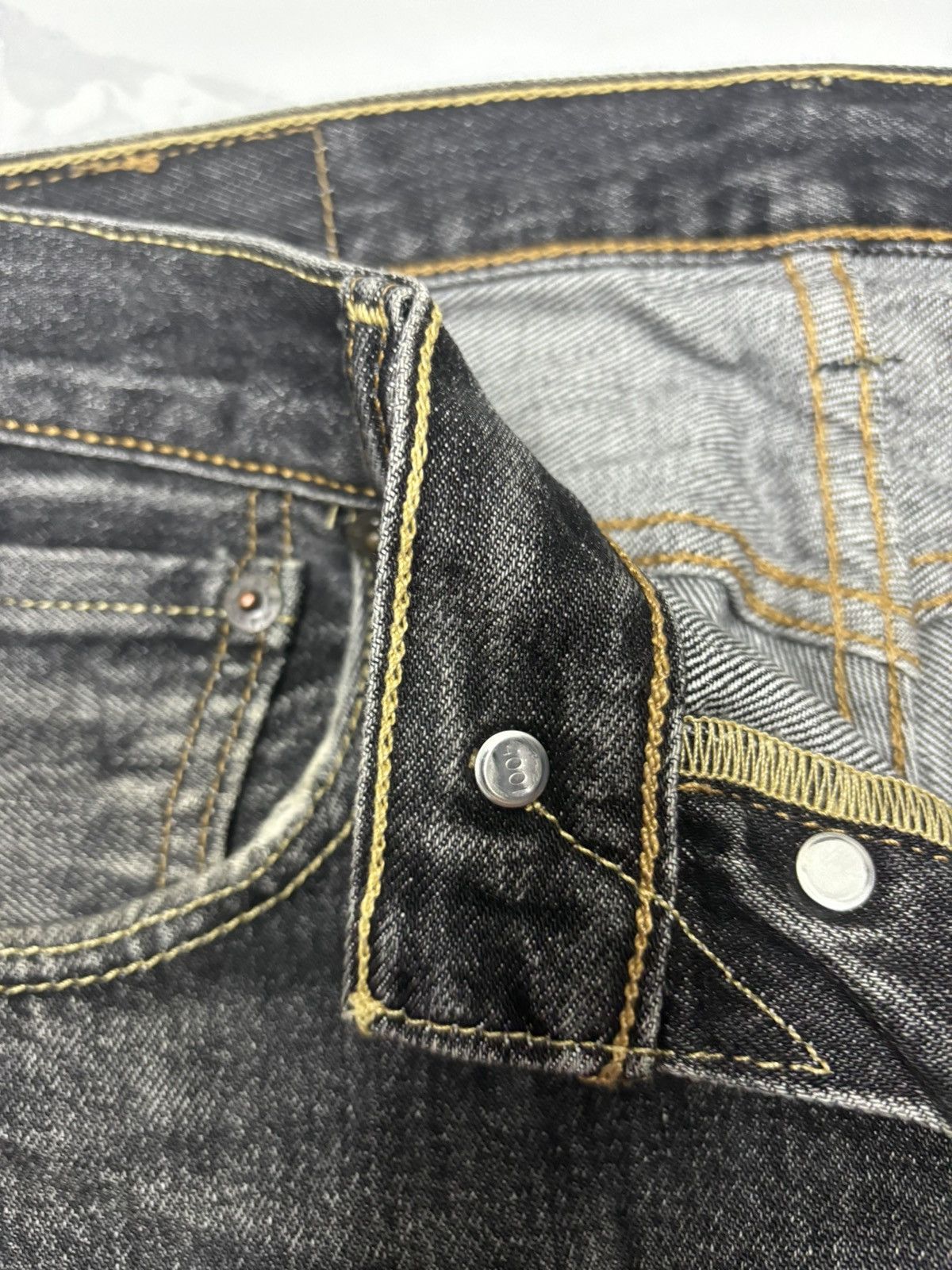 Levi's VINTAGE LEVIS 501 BLACK DISTRESSED DENIM JEANS Size US 31 - 12 Thumbnail