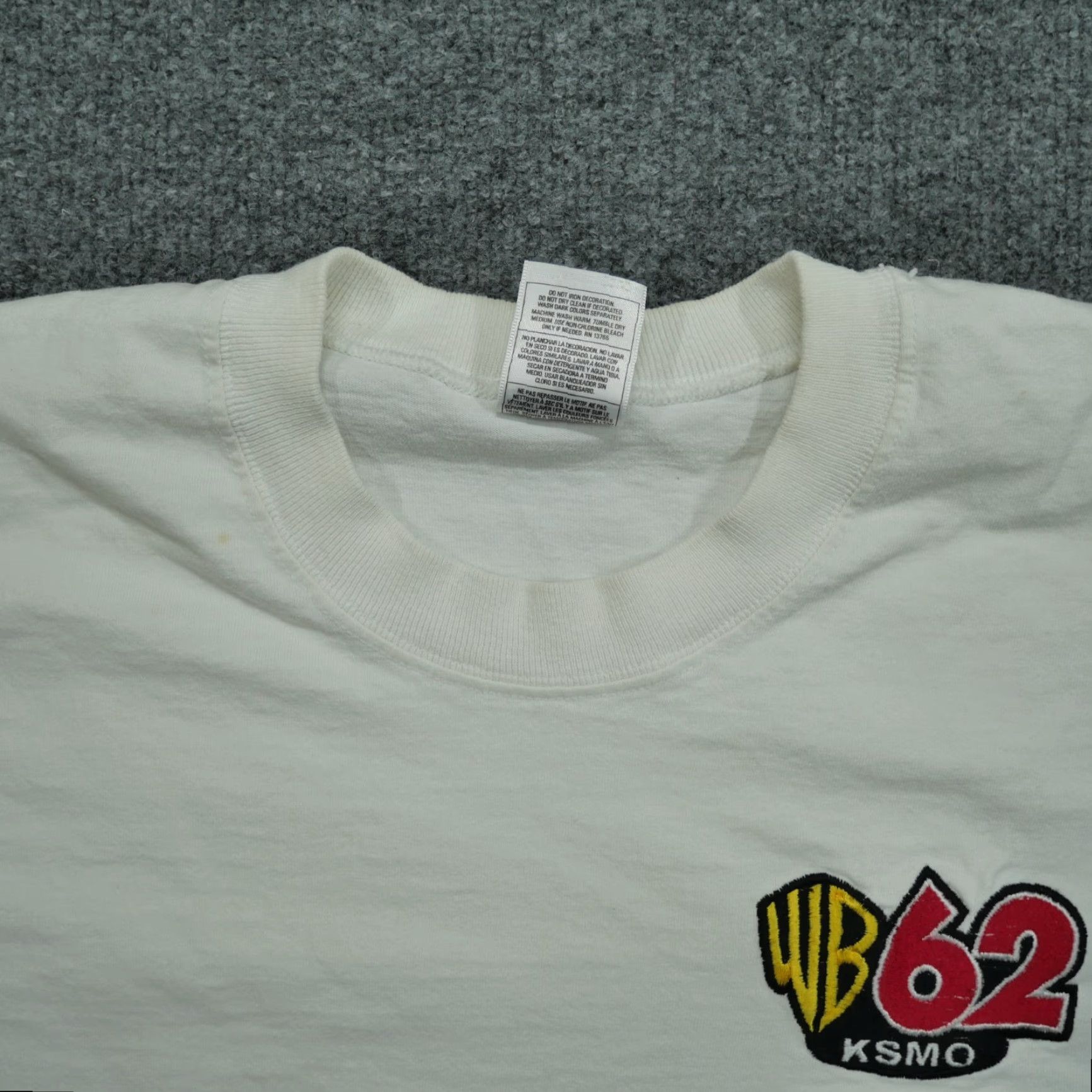 Vintage VINTAGE Warner Brothers T Shirt Adult Large White Kansas City Missouri Local 90s Graphic Print Mens Shirts 90s Voyage Size US L / EU 52-54 / 3 - 3 Thumbnail