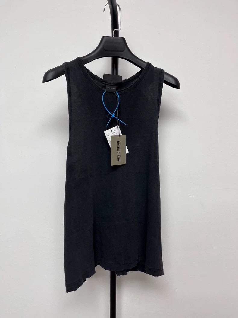 Balenciaga Balenciaga Solid casual crewneck sleeveless vest Size US S / EU 44-46 / 1 - 1 Thumbnail