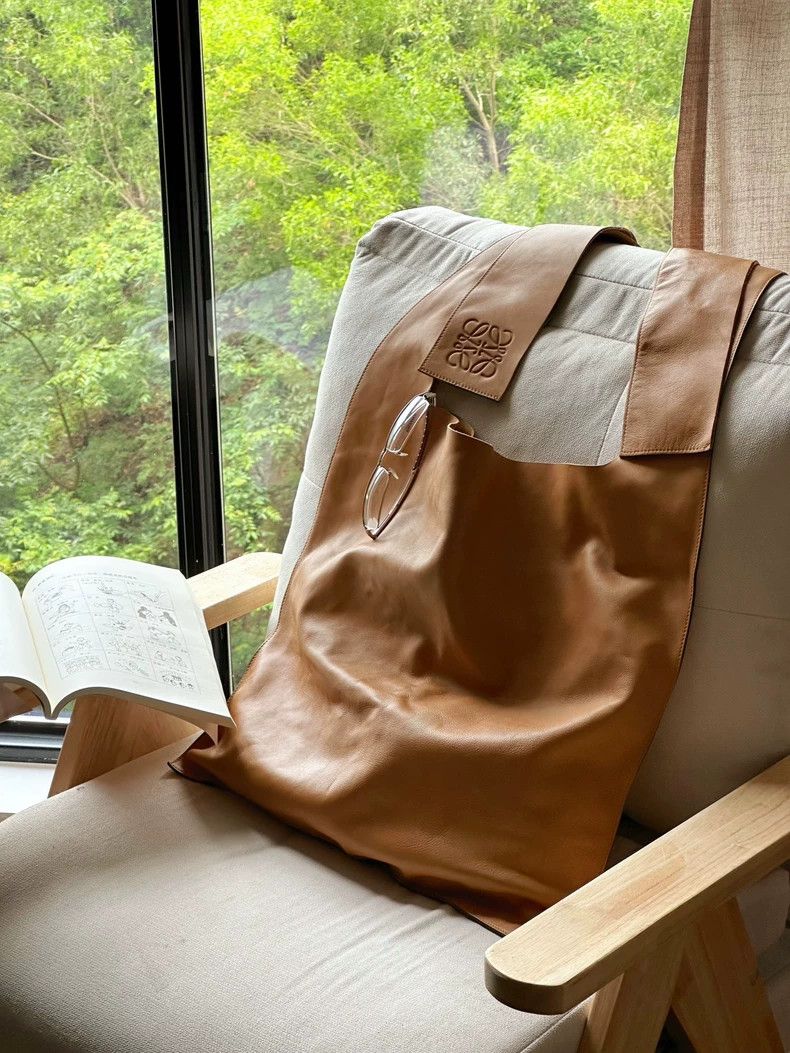 Loewe loewe Milk tea poster shoulder bag 2503-Nextarrow Size ONE SIZE - 1 Thumbnail