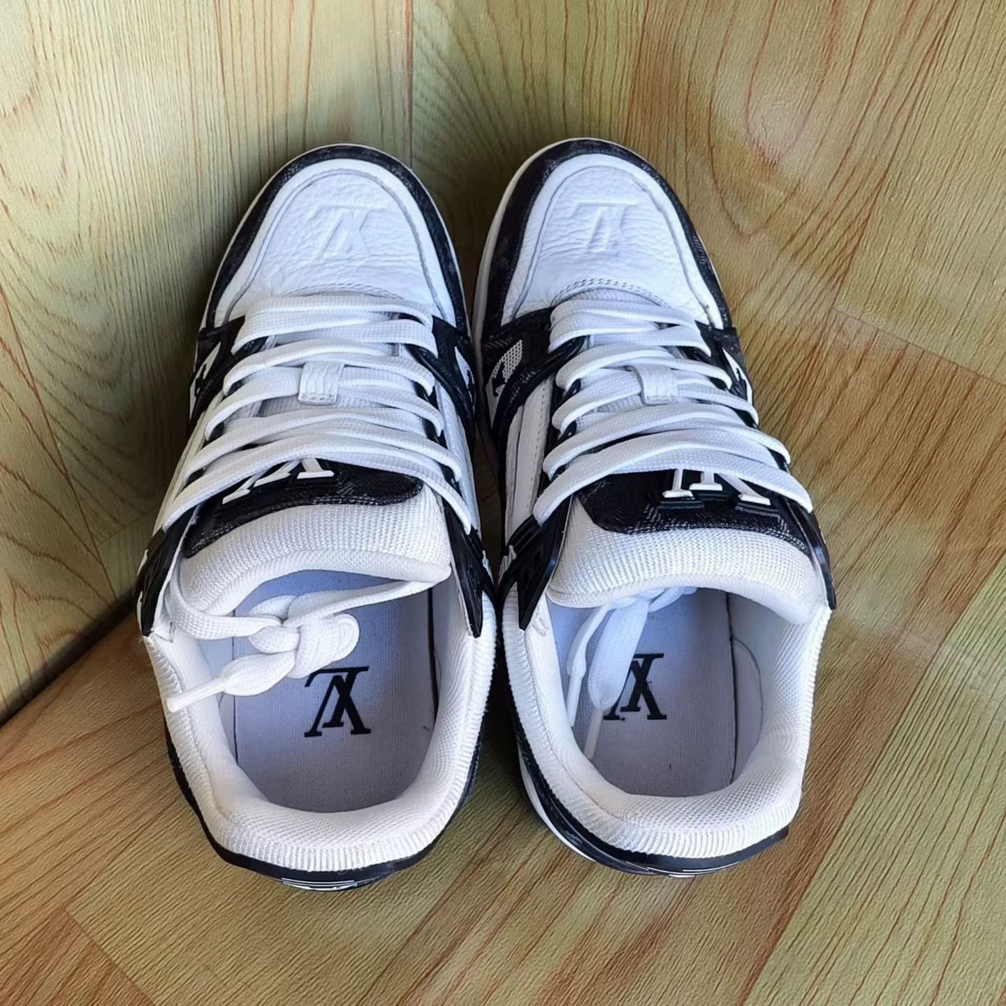Louis Vuitton Louis Vuitton Trainer Black and White Monogram Jeans Size US 5.5 / IT 35.5 - 3 Thumbnail