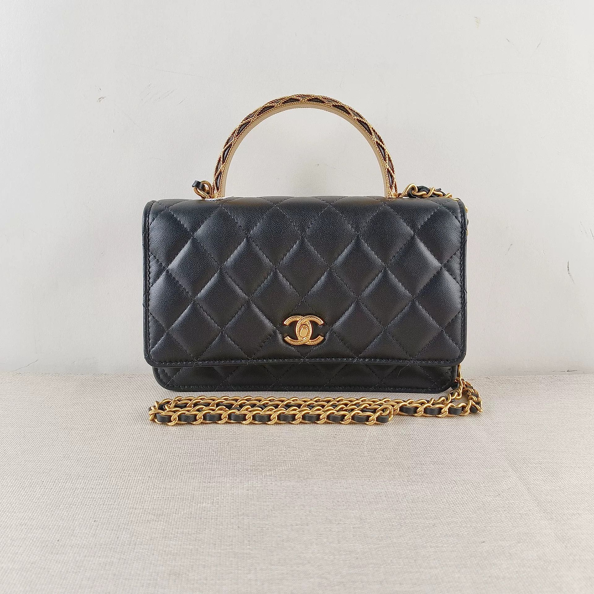 Chanel Pre-loved Bag Very good condition Size ONE SIZE - 1 Thumbnail