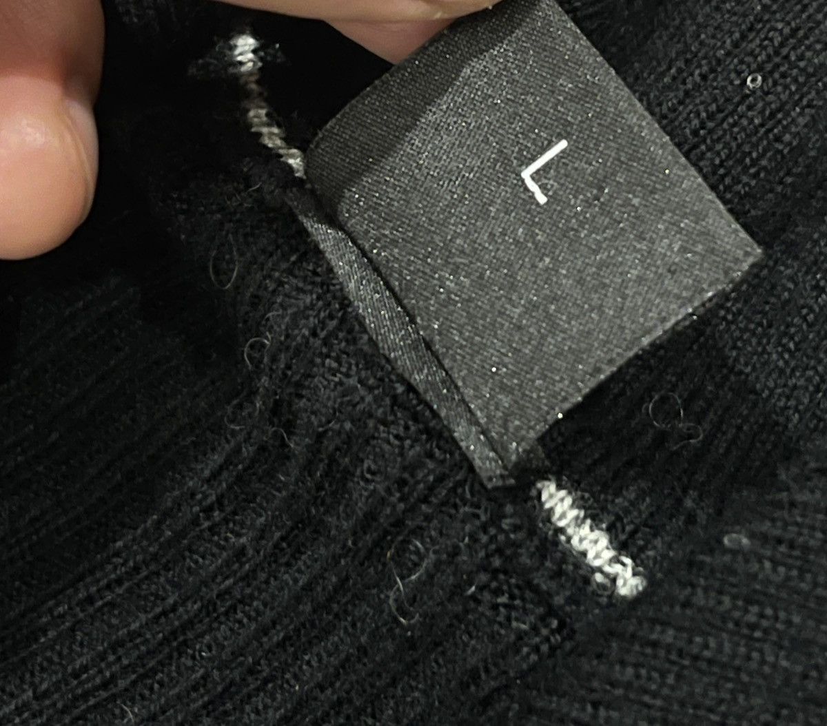 Hugo Boss Sweater with buttons black hugo boss wool jumper M Size US M / EU 48-50 / 2 - 8 Thumbnail