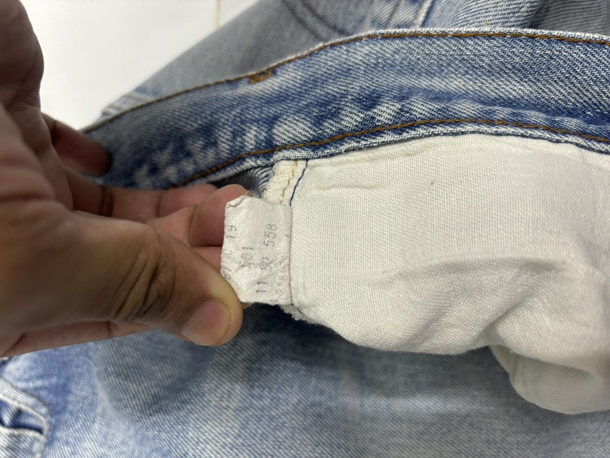Levi's × Vintage Levis 501 Selvedge Button 558 Distress Denim Jean Size US 30 / EU 46 - 9 Thumbnail