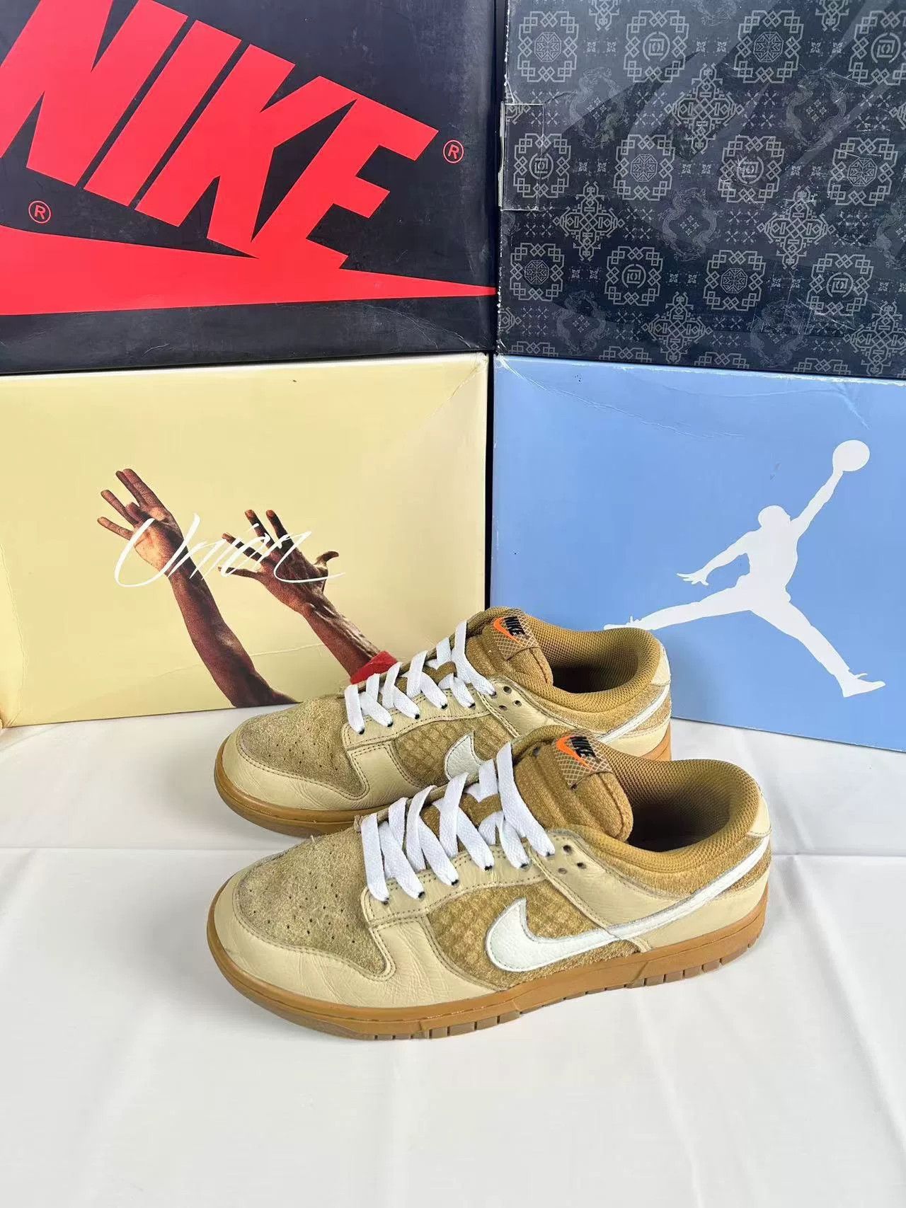 Nike Nike Brown Lowtop Sneakers 43 Men Size US 10 / EU 43 - 1 Thumbnail