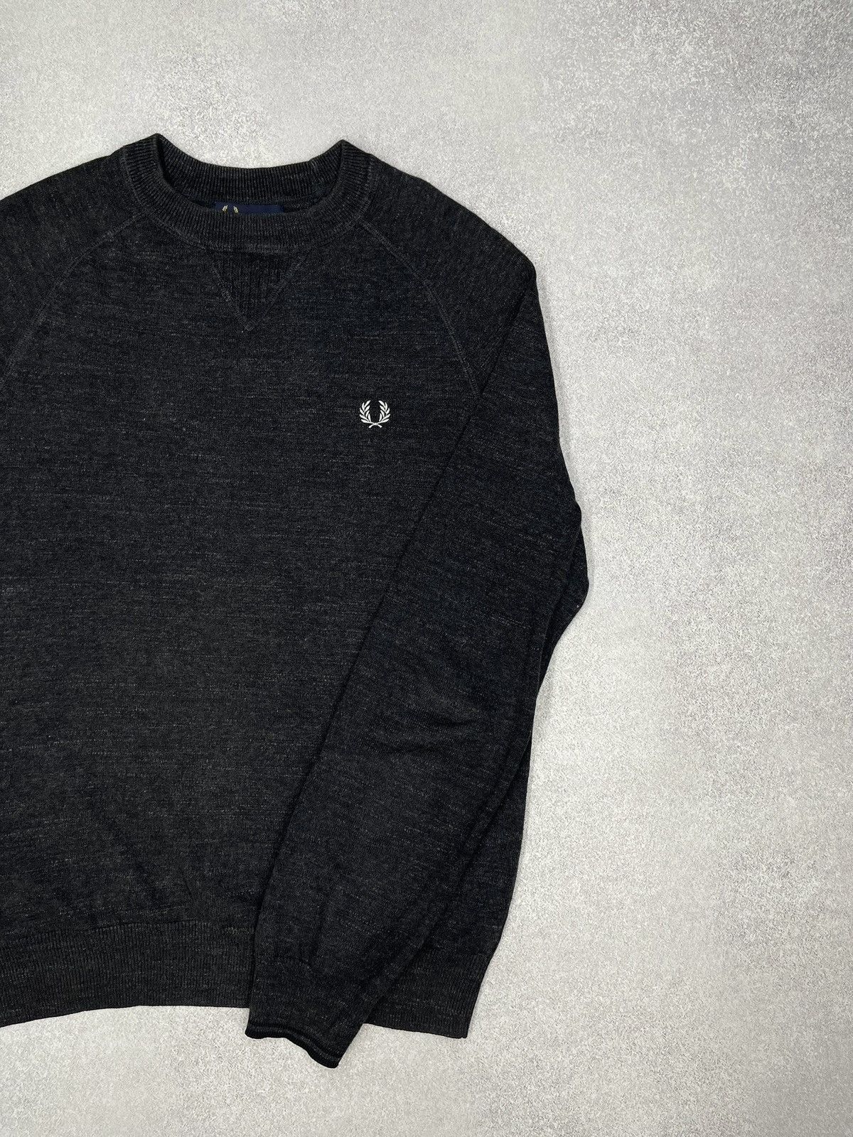 Fred Perry Vintage Fred Perry Grey Sweatshirt Y2K Size S Size US S / EU 44-46 / 1 - 3 Thumbnail