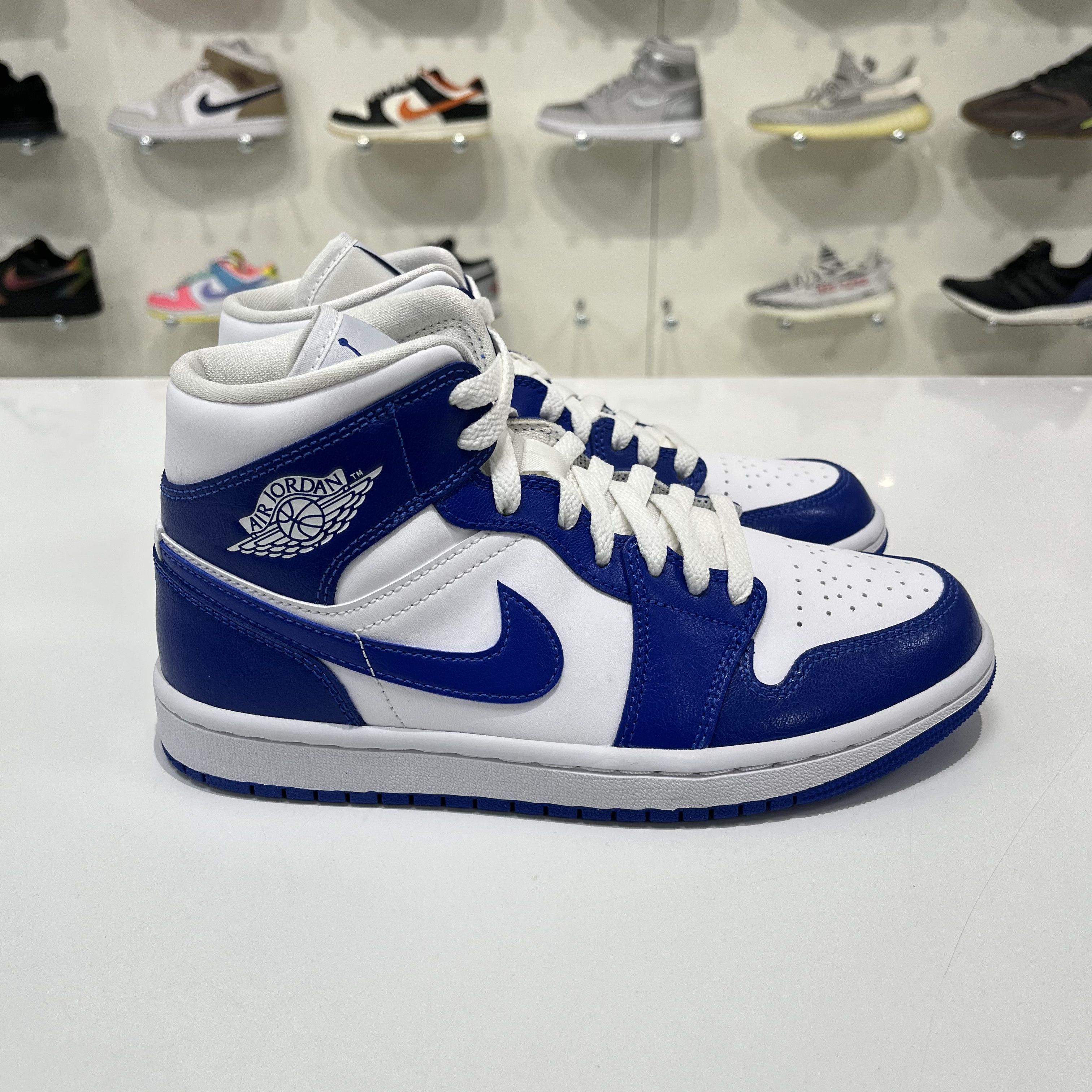 Nike Air jordan 1 Mid Kentucky Blue (W) Size US 7 / IT 37 - 4 Thumbnail