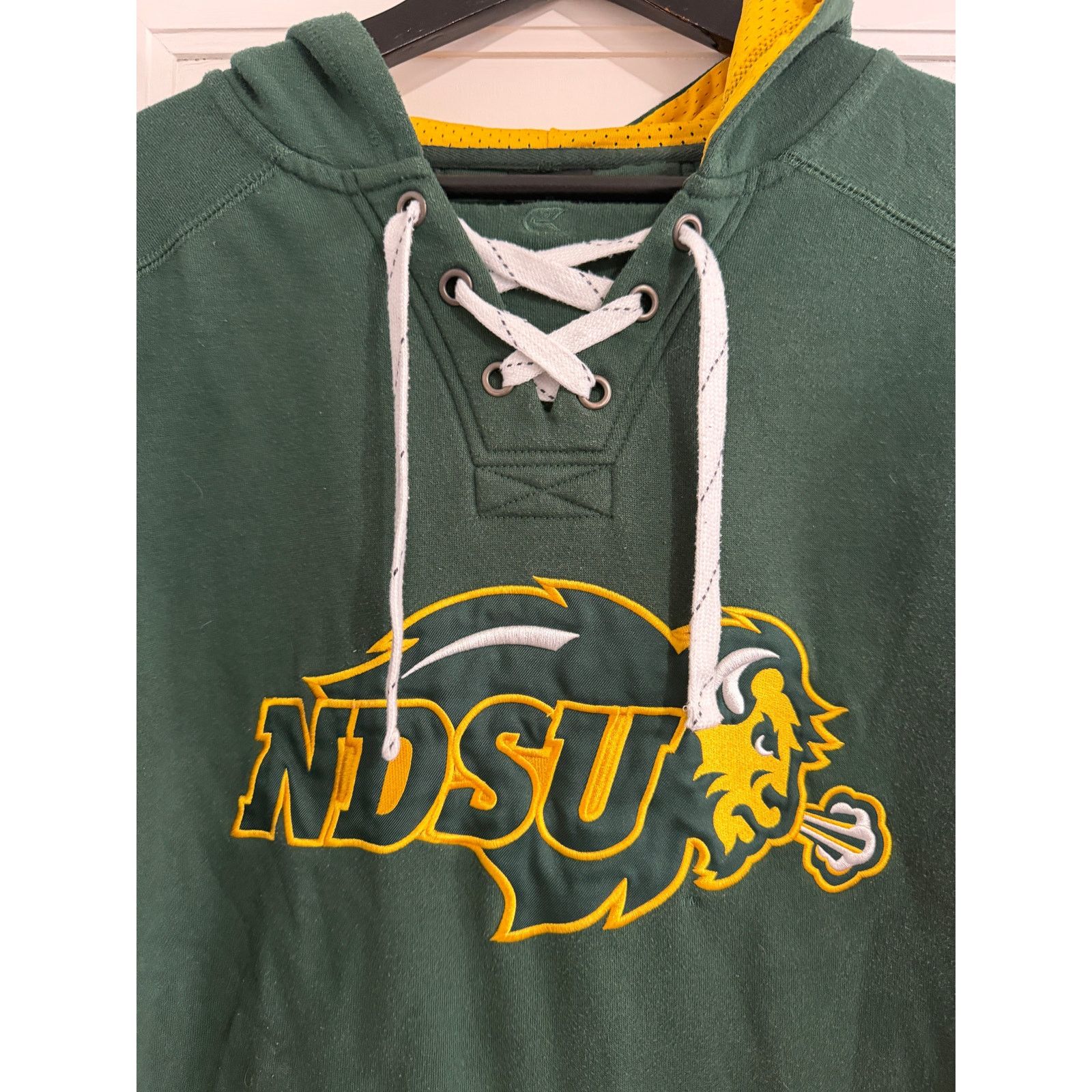 Colosseum Athletics NDSU Bison Hockey Style Hoodie Sweatshirt Size Medium Size US M / EU 48-50 / 2 - 2 Thumbnail