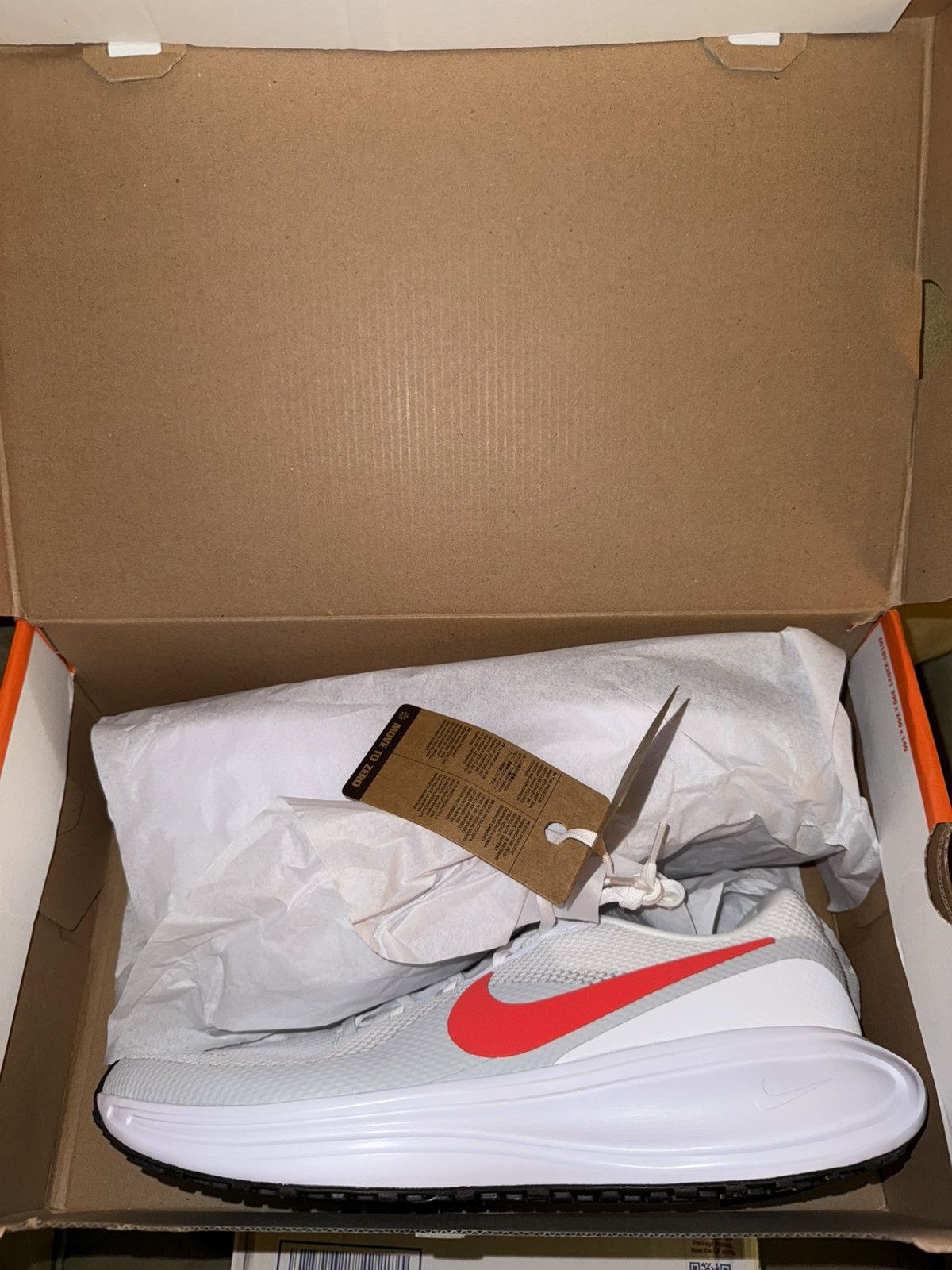 Nike Nike Revolution 8 Wide sz14 New in OG Box! White/Crimson Red Size US 14 / EU 47 - 6 Thumbnail