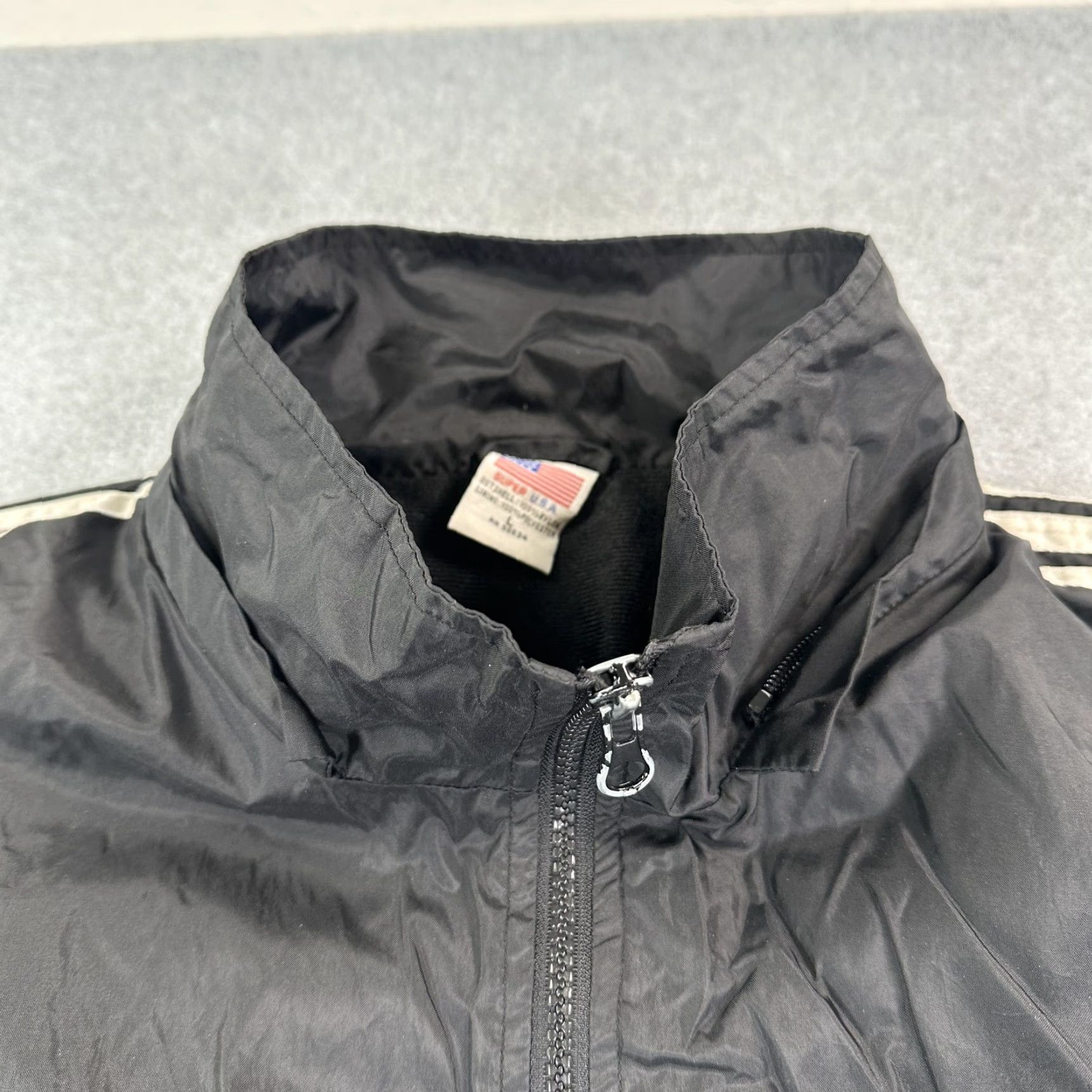 Logo 7 VINTAGE Super USA Windbreaker Jacket Mens L Black Logo Back Patch Striped Sleeves Full Zip Lined Pockets Size US L / EU 52-54 / 3 - 4 Thumbnail