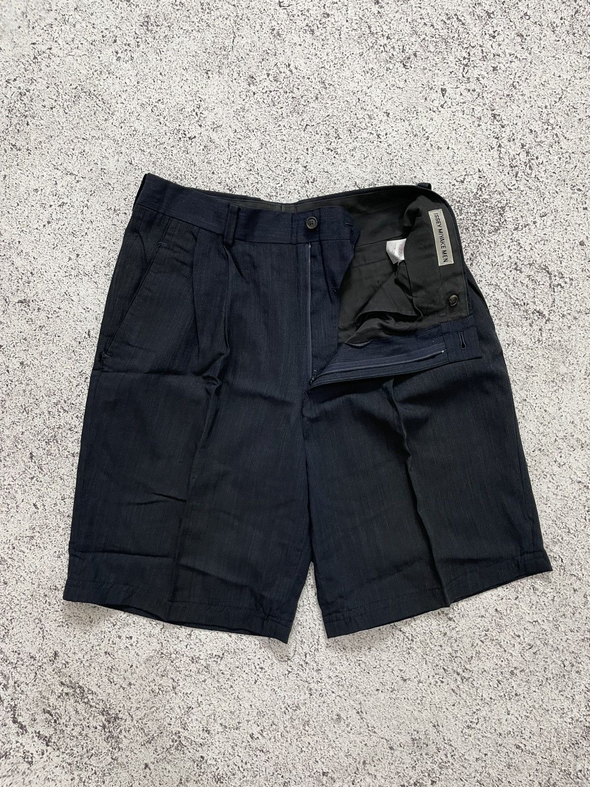 Issey Miyake 80s Issey Miyake Black Tailored Shorts Size US 32 / EU 48 - 1 Thumbnail