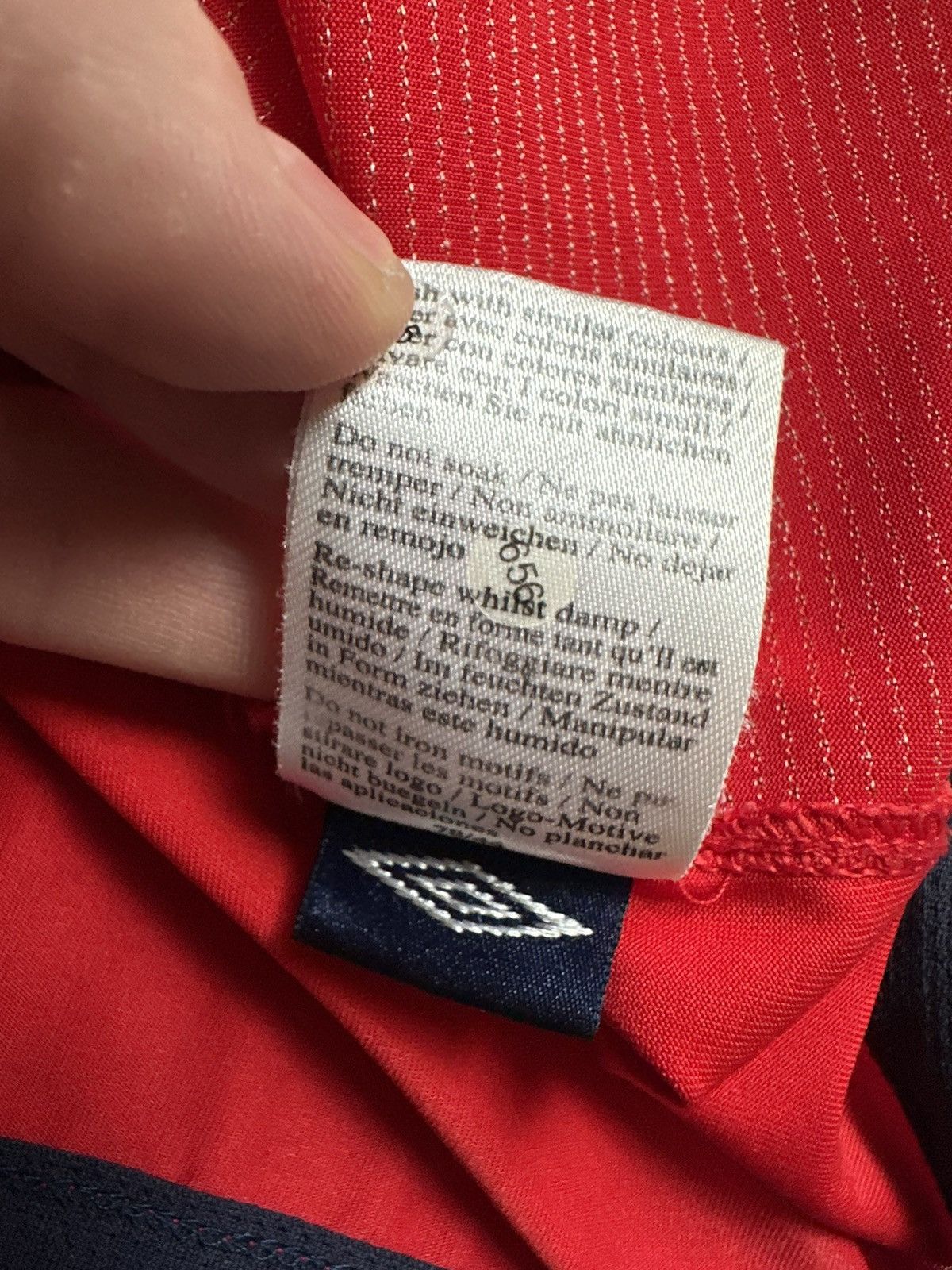 Umbro × Vintage Vintage Umbro England soccer jersey size L logo red Size US L / EU 52-54 / 3 - 8 Thumbnail