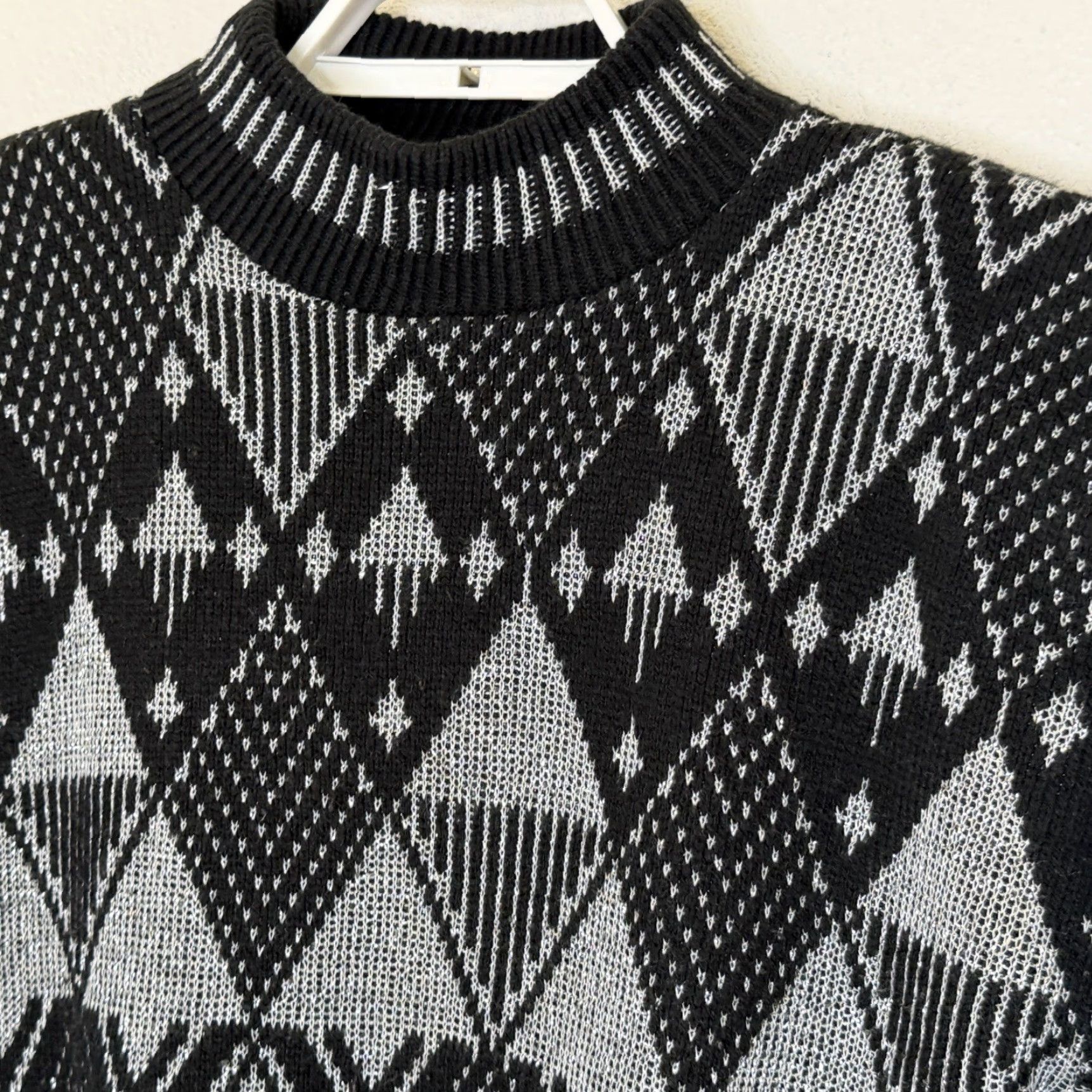Vintage VINTAGE Fortune Knits Sweater Womens Sz Medium Black Silver Granny Core USA Pullover Crew Neck Long Sleeve Size M / US 6-8 / IT 42-44 - 2 Thumbnail