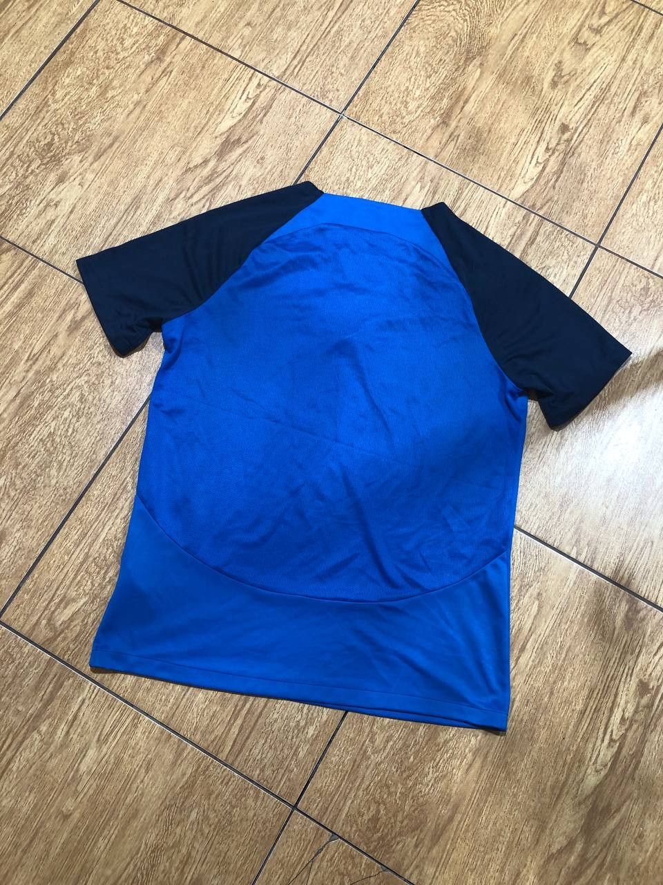 Nike Mens Vintage Nike T Shirt big logo y2k streetweartee Size US L / EU 52-54 / 3 - 18 Thumbnail