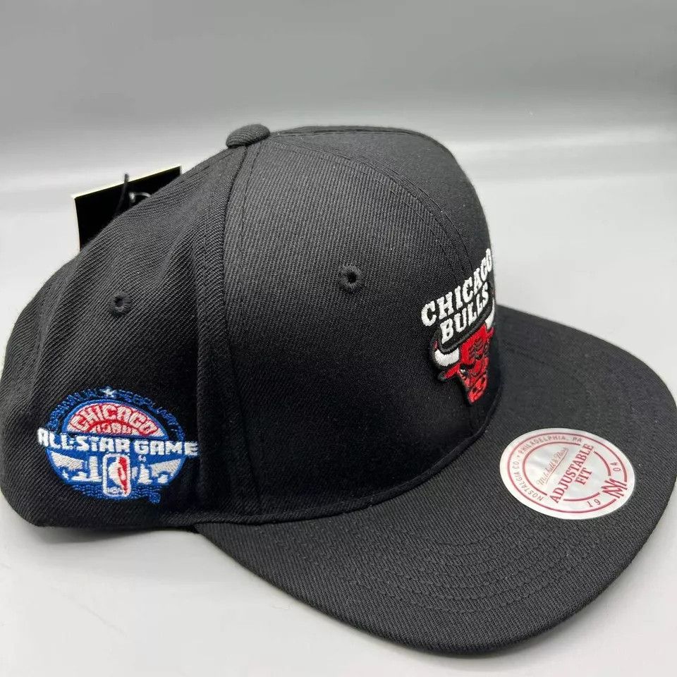 Mitchell & Ness Air Jordan x Chicago Bulls Hat Men Mitchell & Ness Snap Back Size ONE SIZE - 7 Thumbnail