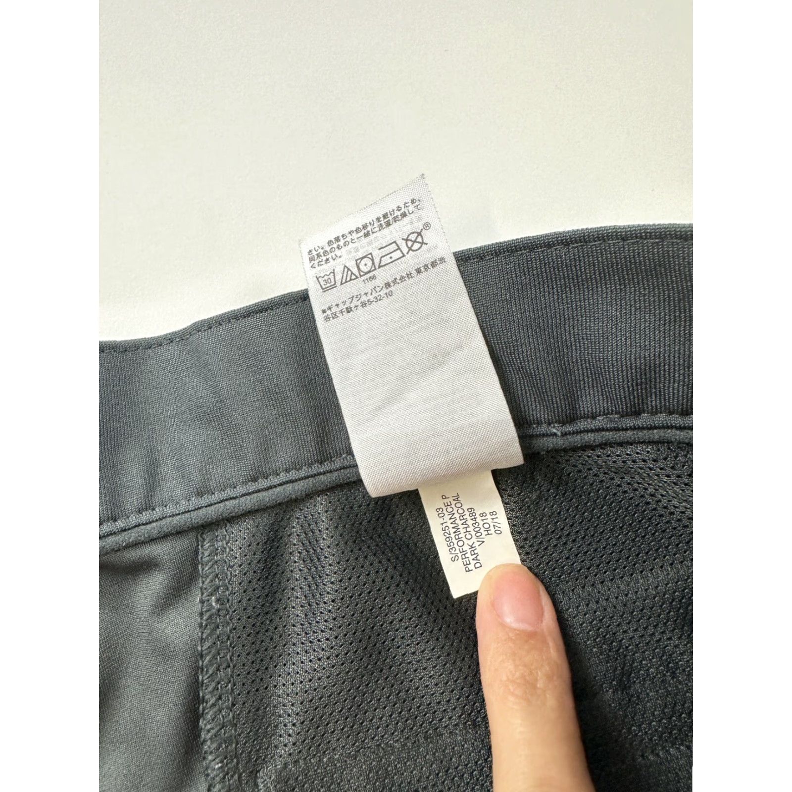Banana Republic Banana Republic Pants Mens 31 x 32 Grey Aiden Slim Performance Chino Flat Front Uncuffed Straight Leg 32 Inseam Slim Fit Regular Size Type Mens Size US 30 / EU 46 - 6 Thumbnail
