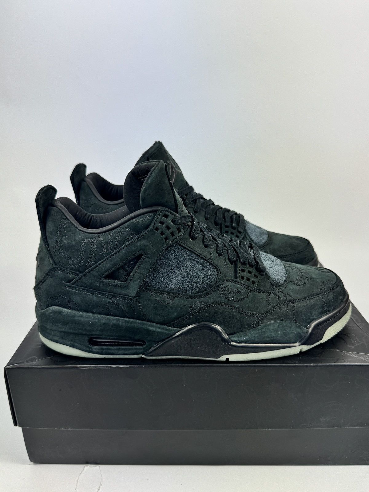 Jordan Brand × Kaws JORDAN 4 x KAWS SNEAKERS Size US 10 / EU 43 - 1 Thumbnail