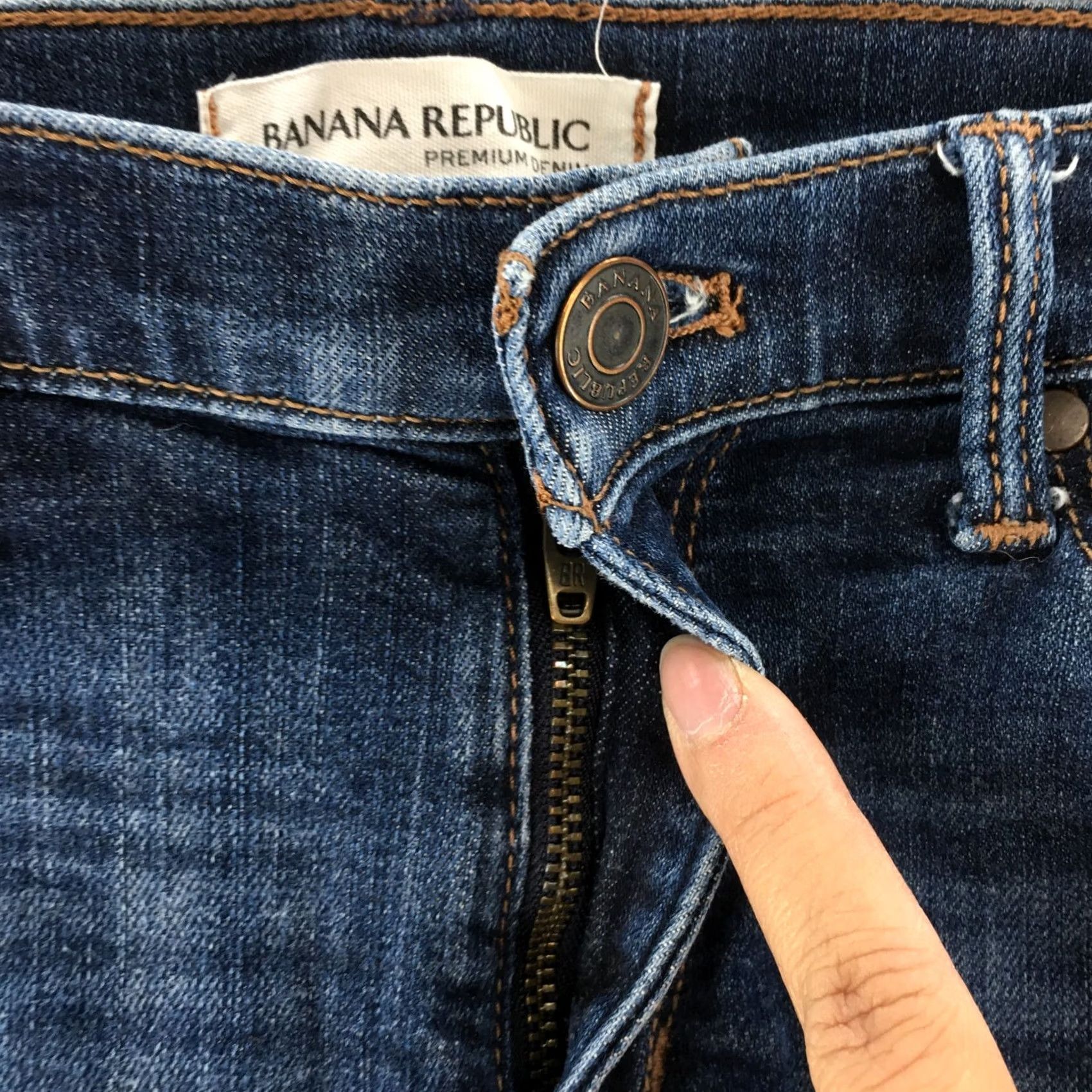 Banana Republic Banana Republic Bermuda Shorts Womens 27 Blue Medium Wash Denim Zip Fly Button Size 27" / US 4 / IT 40 - 3 Thumbnail