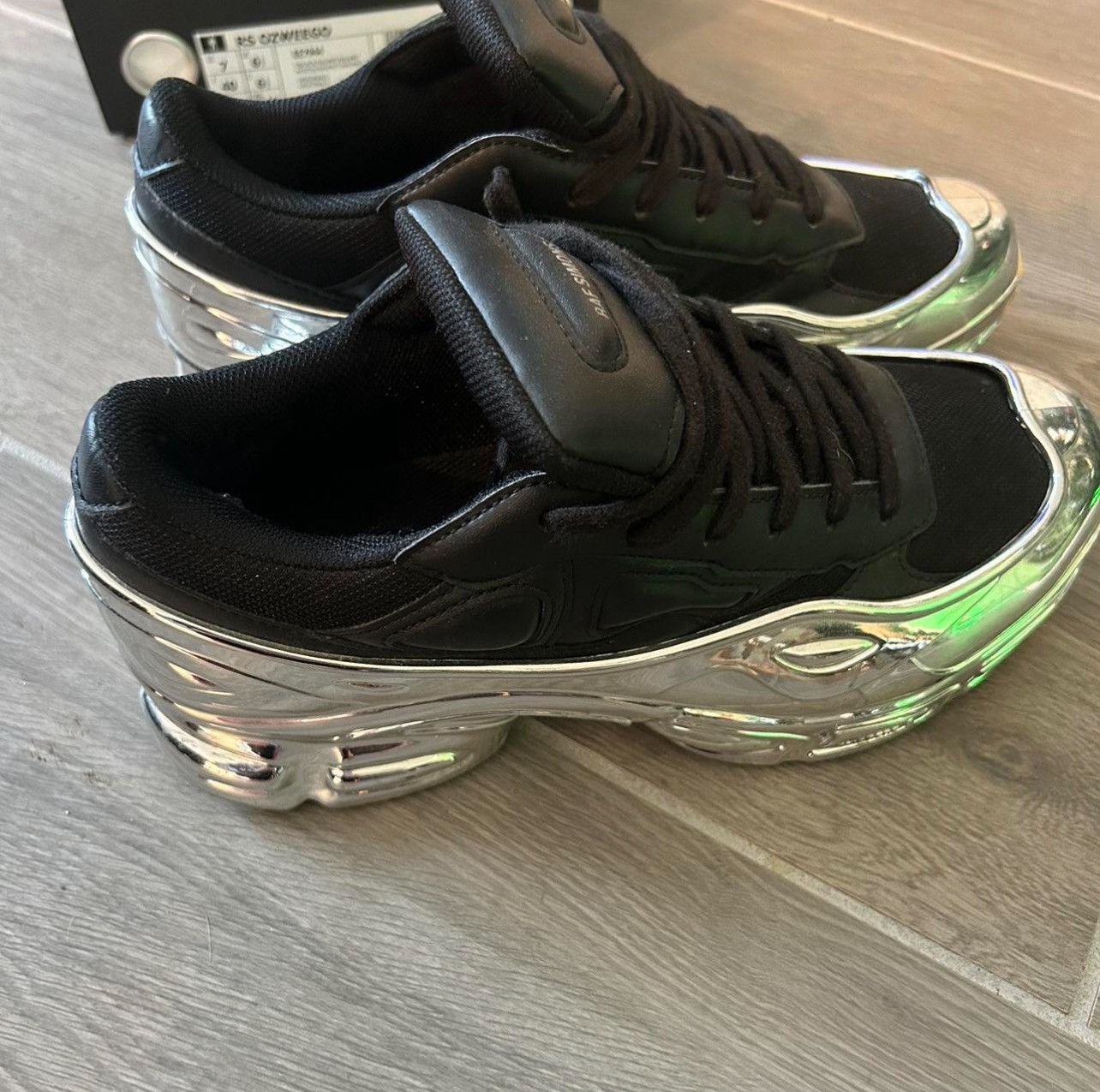 Raf Simons raf simons ozweego chrome Size US 7 / EU 40 - 3 Thumbnail