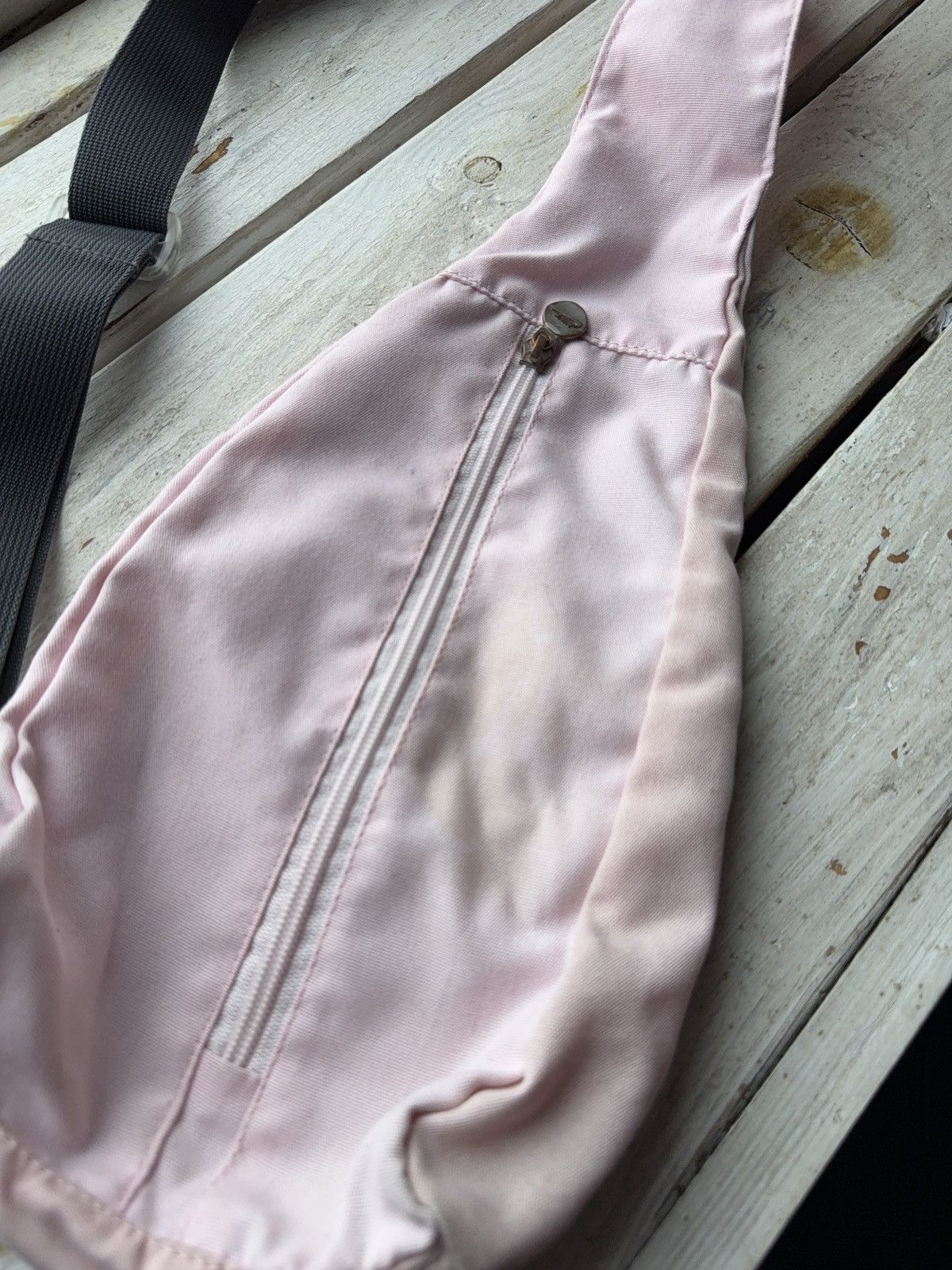 Nike × Vintage Vintage Nike Air Pink Sling Bag Y2K Mini Crossbody Size ONE SIZE - 5 Thumbnail