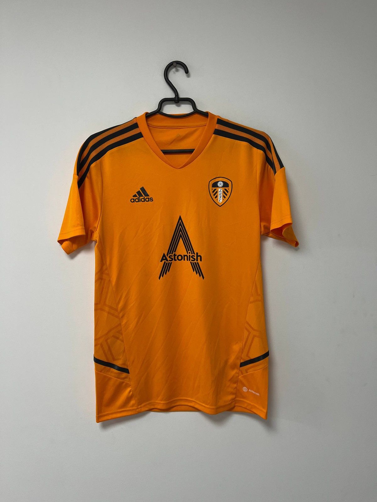 Adidas Leeds United 2022/2023 Training Football Shirt Adidas S Size US S / EU 44-46 / 1 - 2 Thumbnail